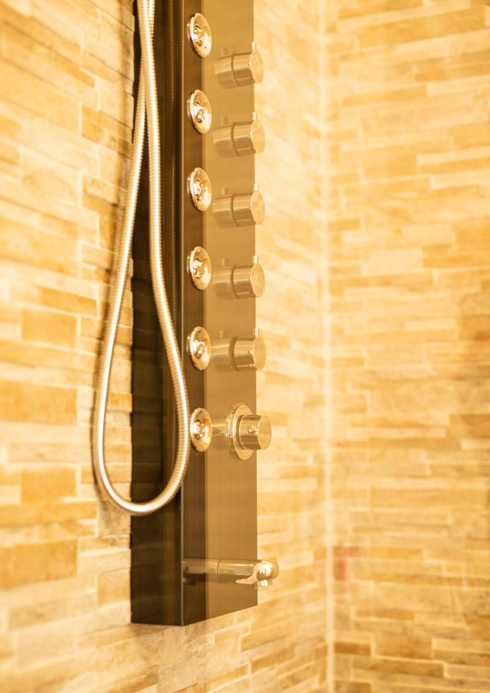 Shower in Borgo I Tre Baroni - Spa Suites & Resort