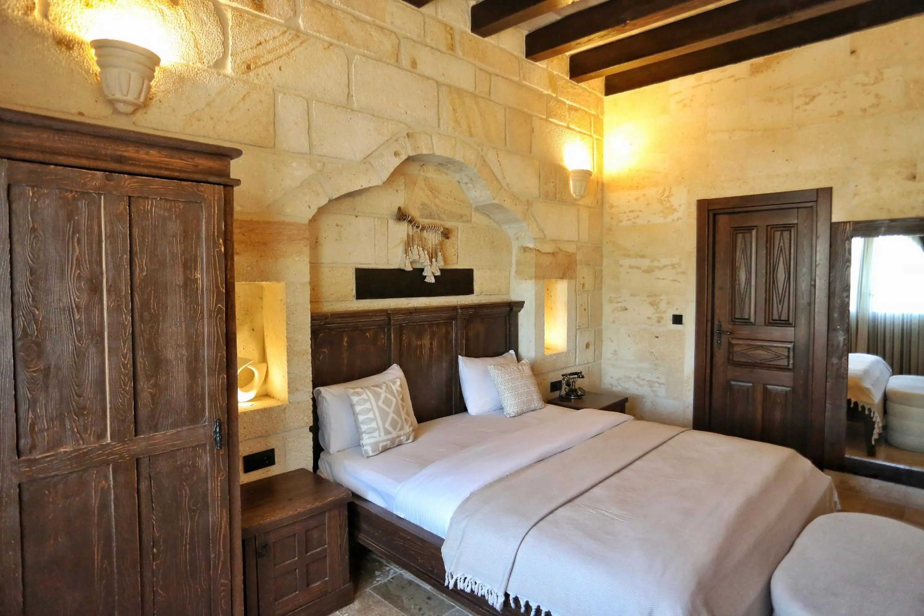 Bed in Nujel'm Cappadocia