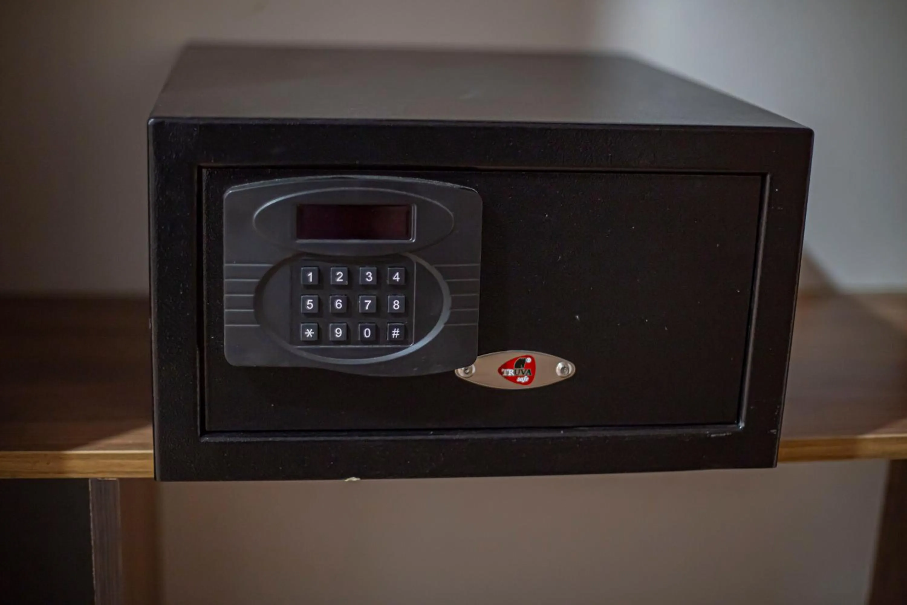 safe in UNITED HOTEL INTERNATIONAL