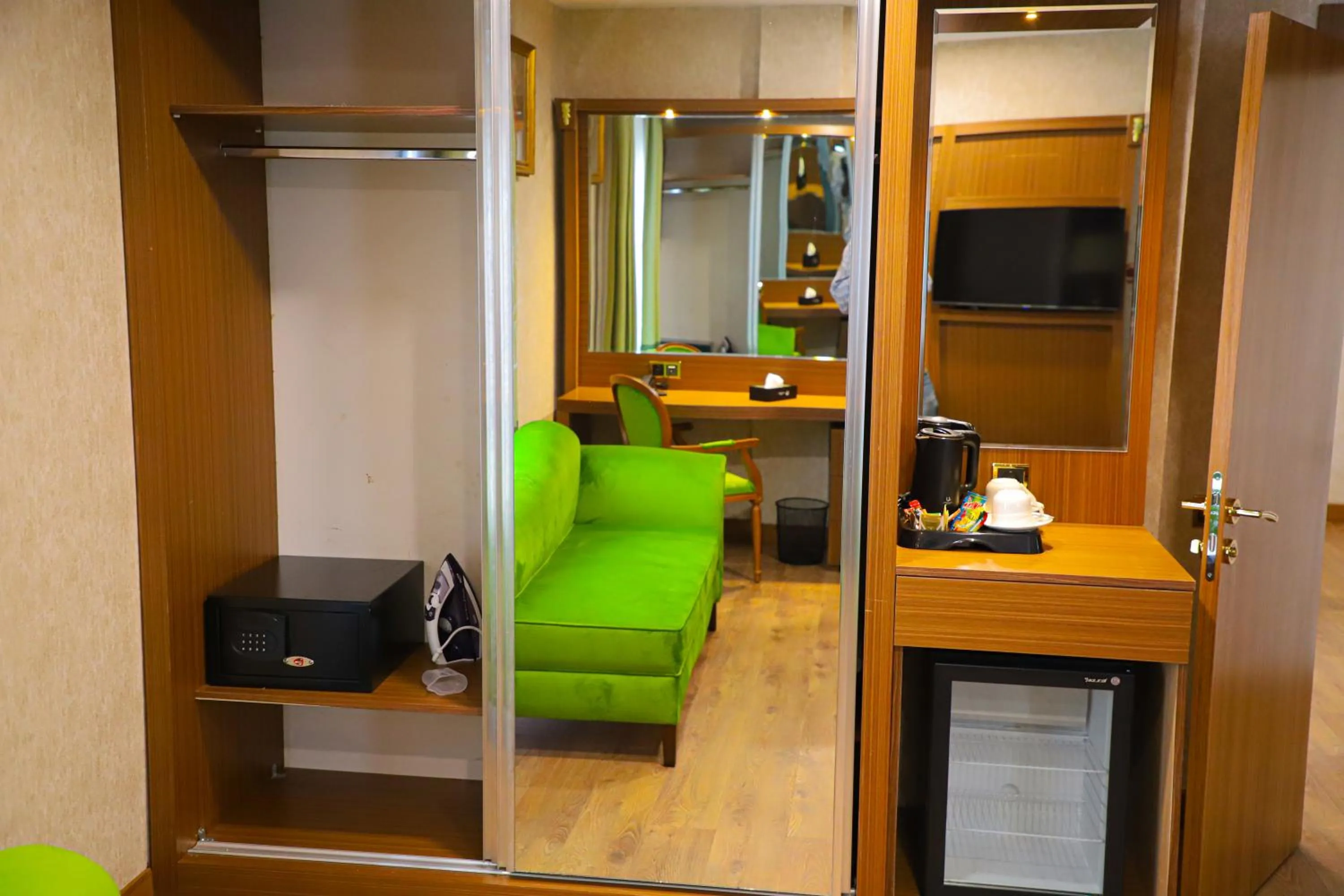 Coffee/tea facilities in UNITED HOTEL INTERNATIONAL