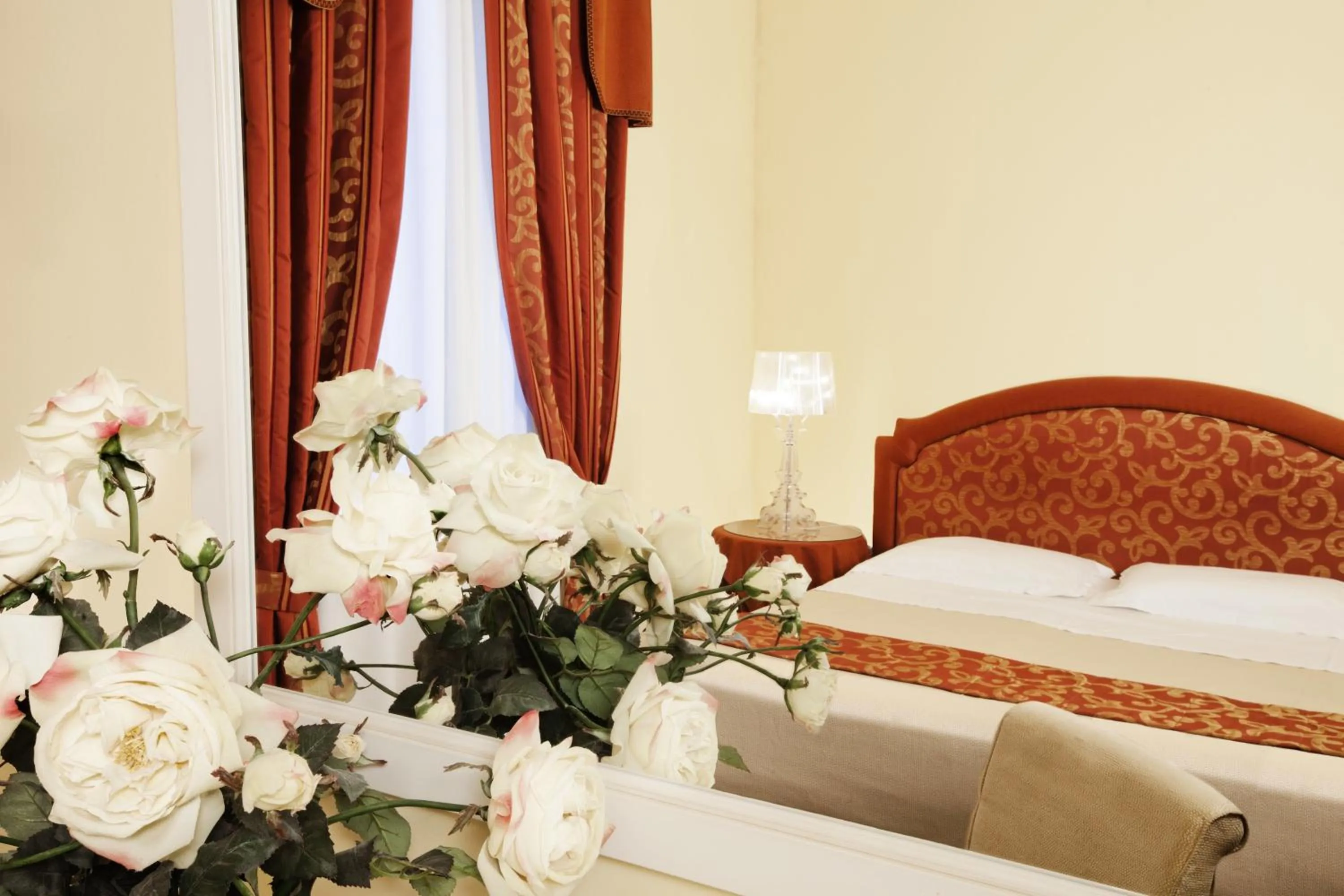 Photo of the whole room, Bed in Ca' Bragadin e Carabba