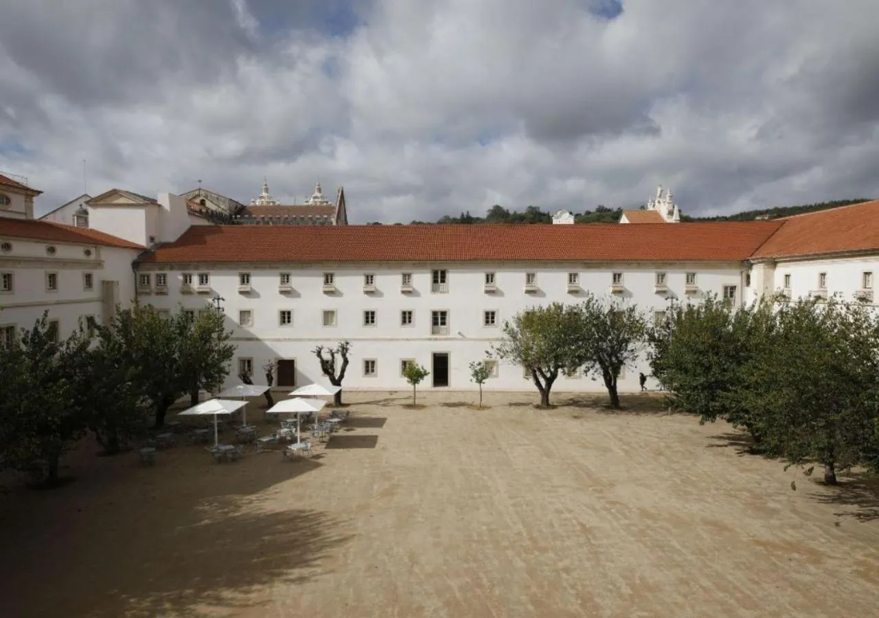 Property building in Montebelo Mosteiro de Alcobaça Historic Hotel
