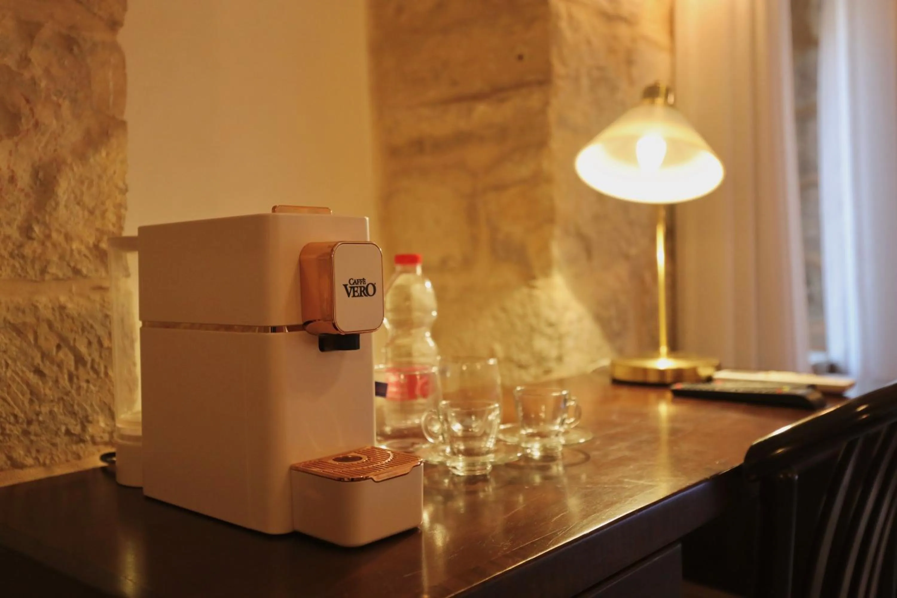 Coffee/tea facilities in Petrakis Inn