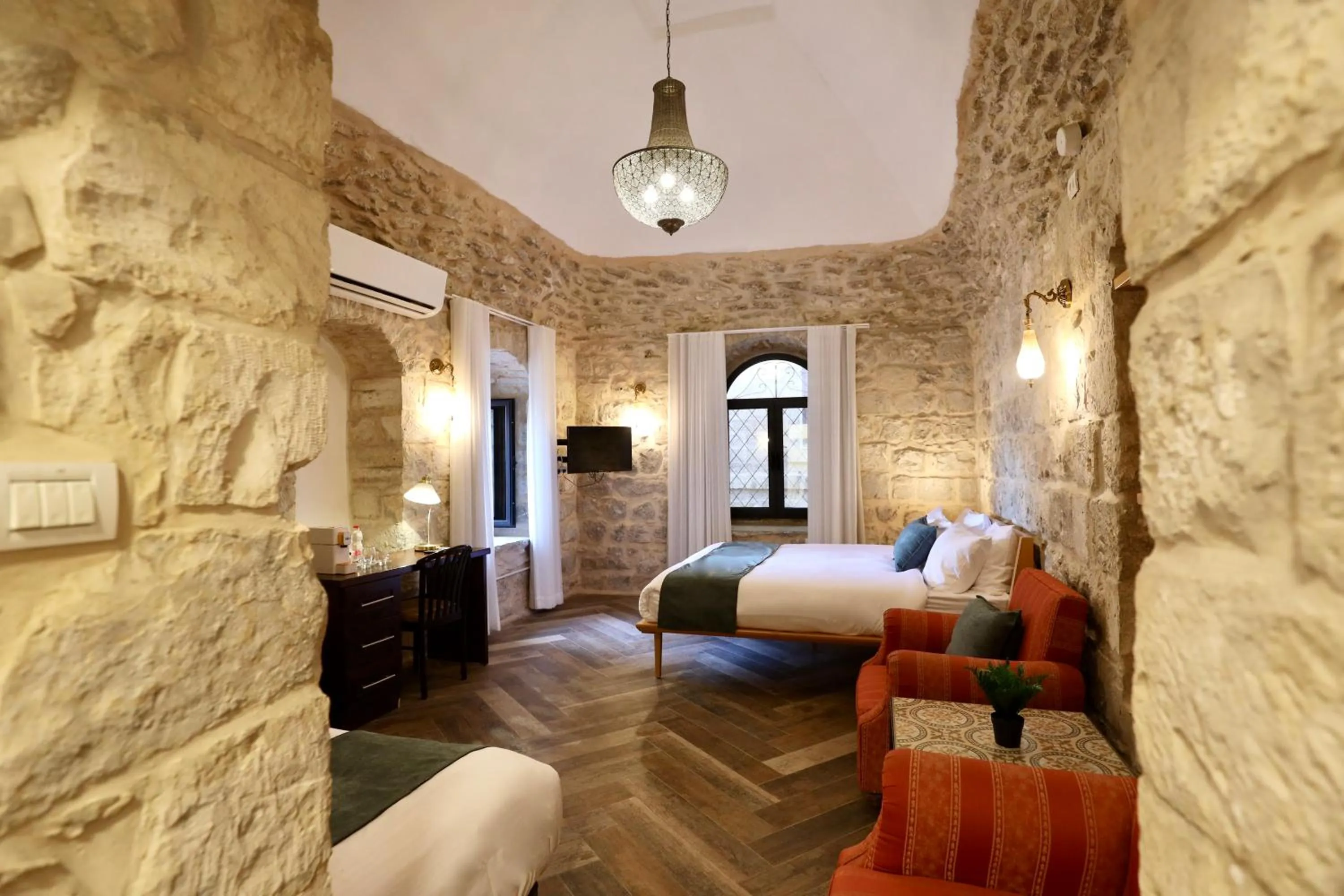 Bed in Petrakis Inn