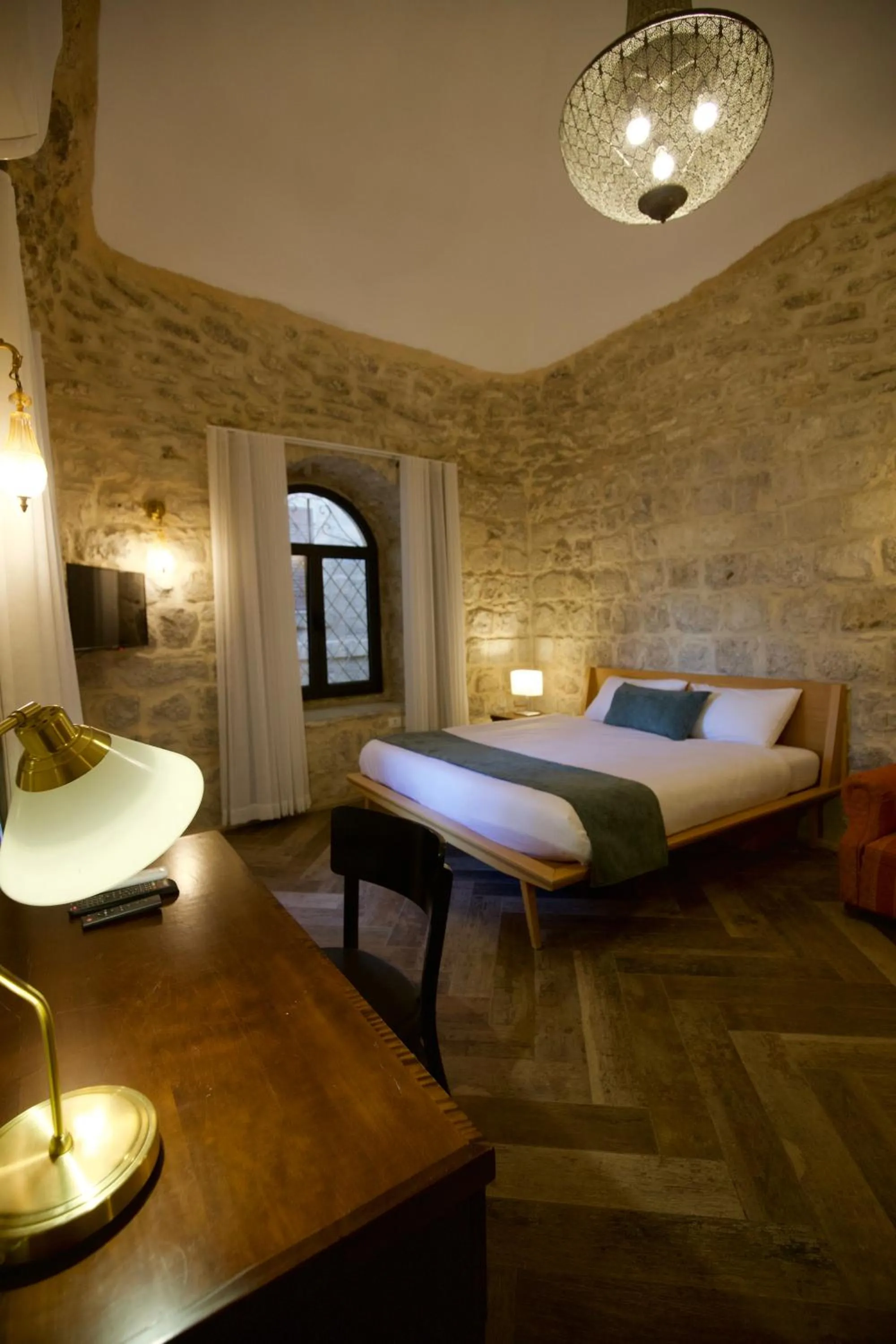 Bed in Petrakis Inn