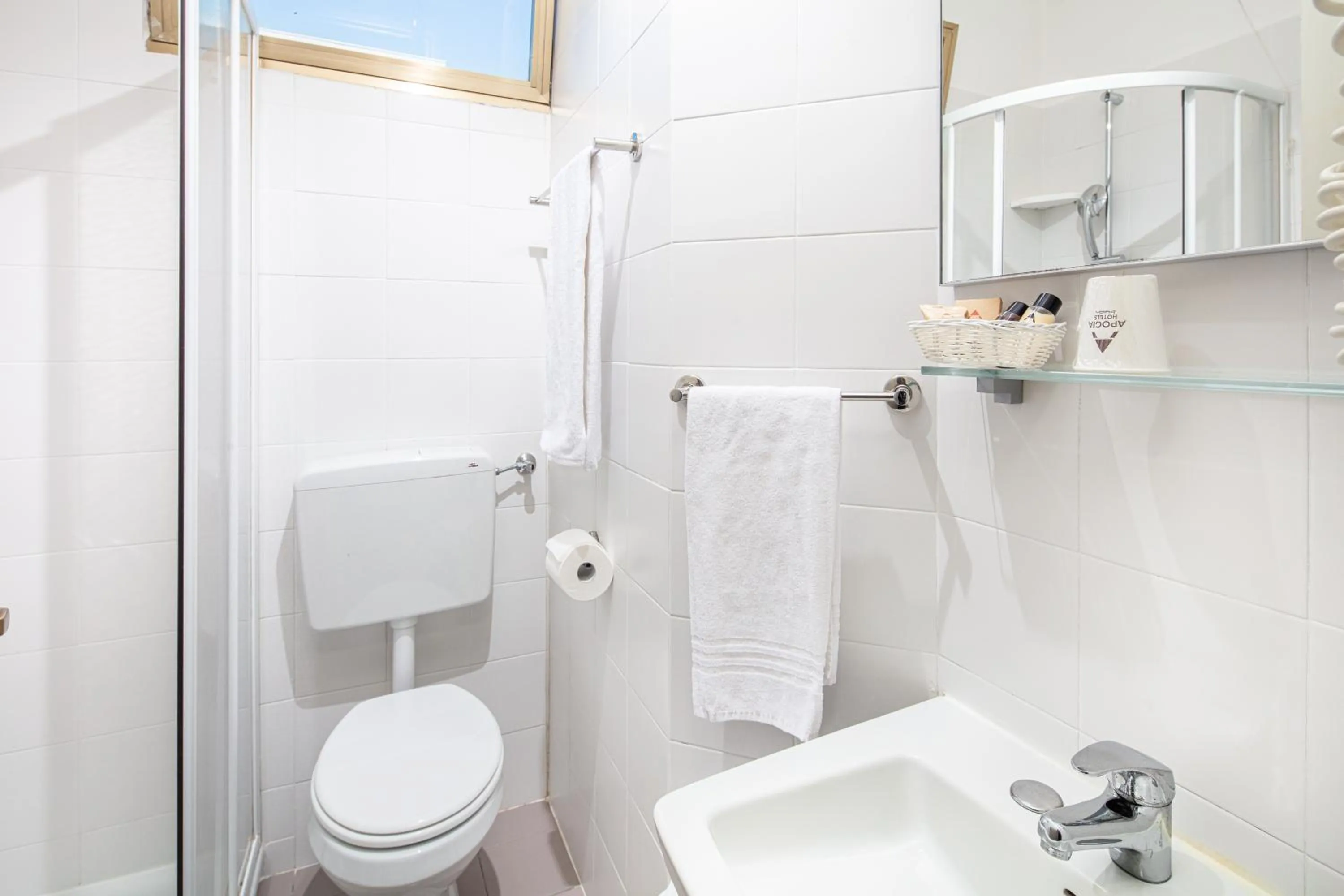 Restaurant/places to eat in Hotel Palace