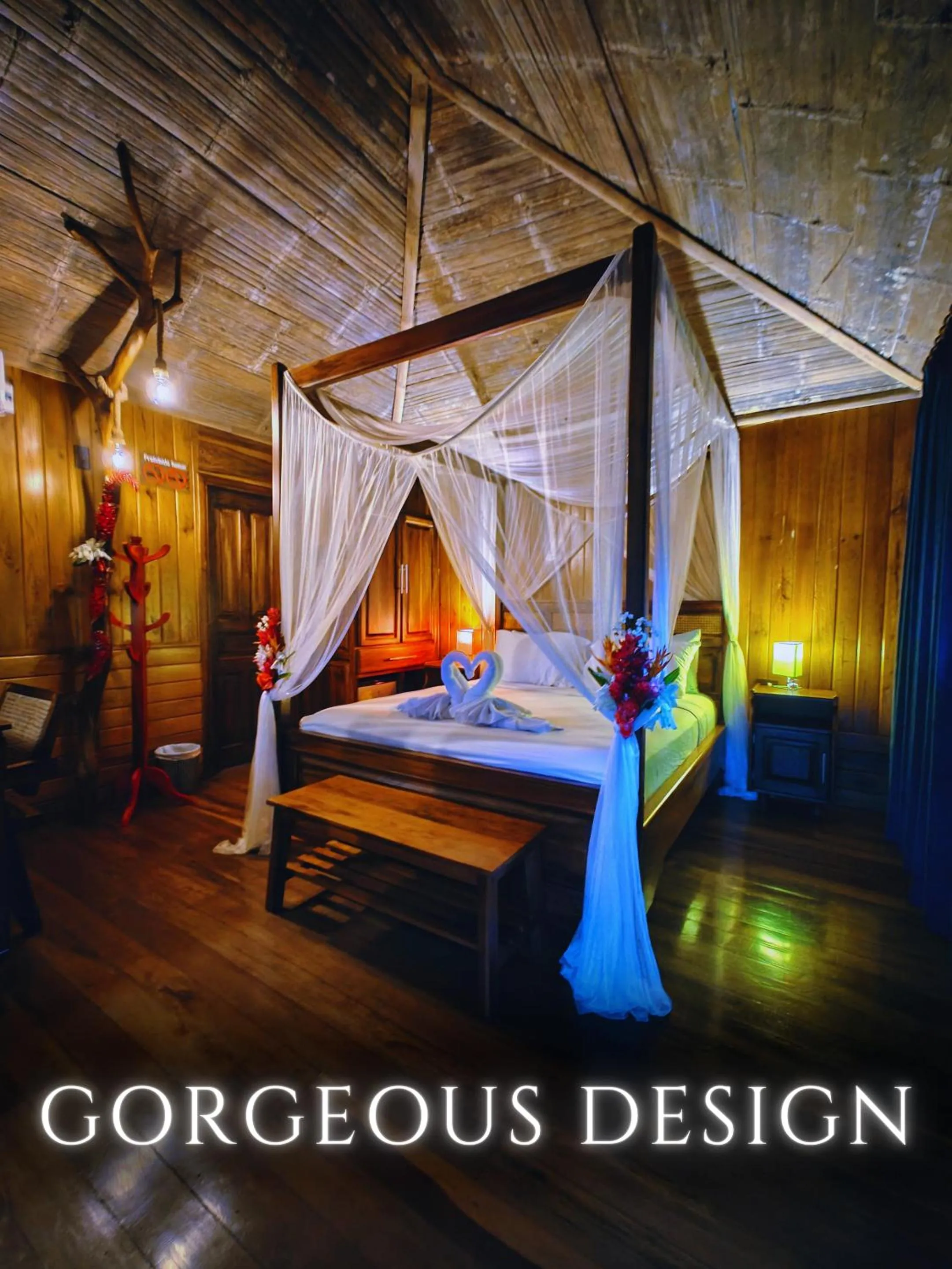 Bed in The River House - Upscale Lodge