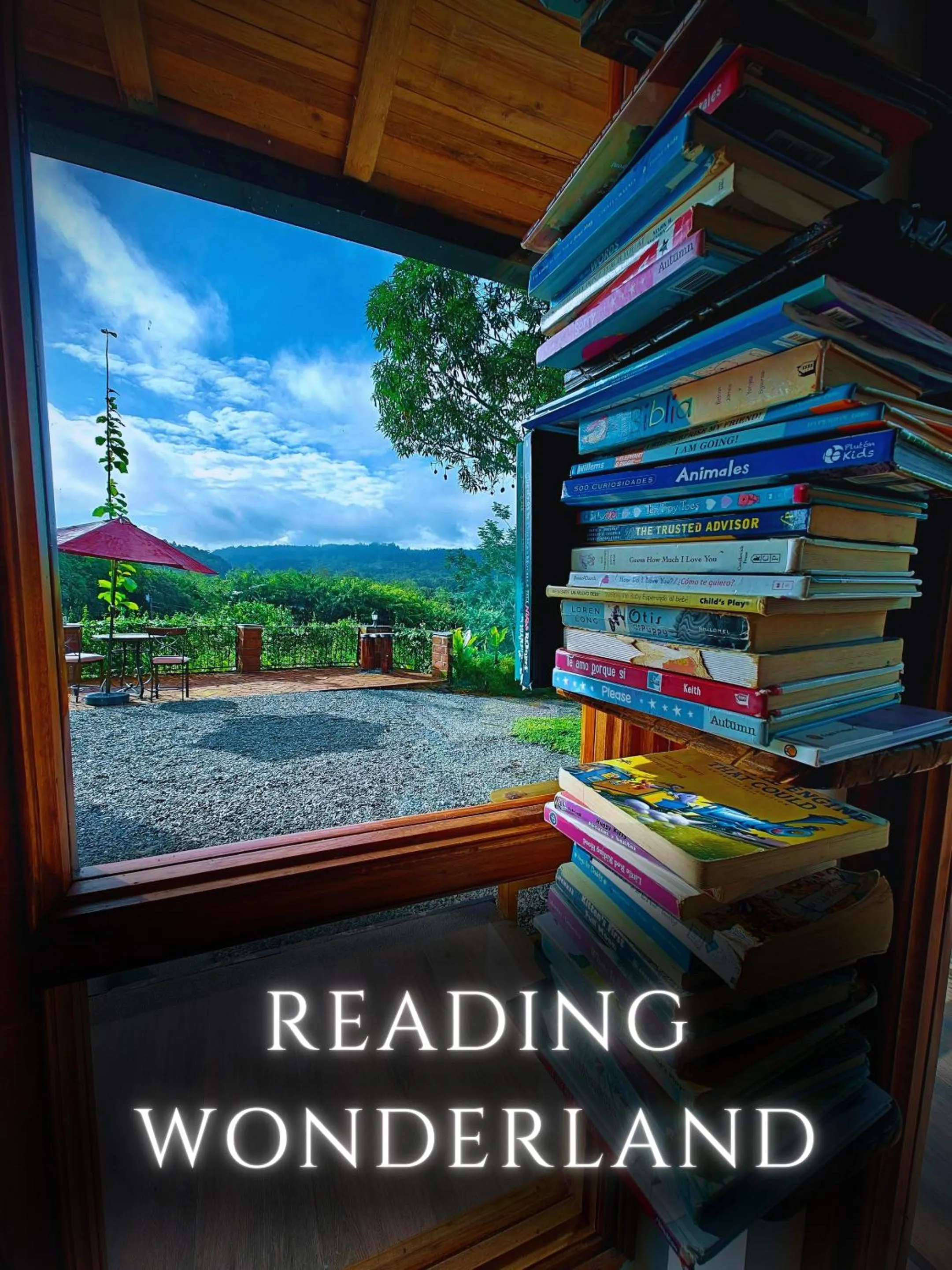 Day in The River House - Upscale Lodge