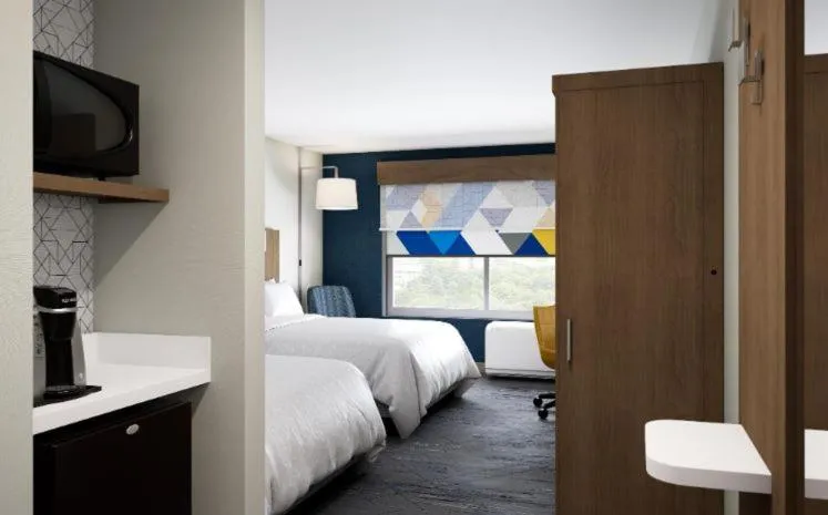 Bed in Holiday Inn Express & Suites Hawaiian Gardens by IHG