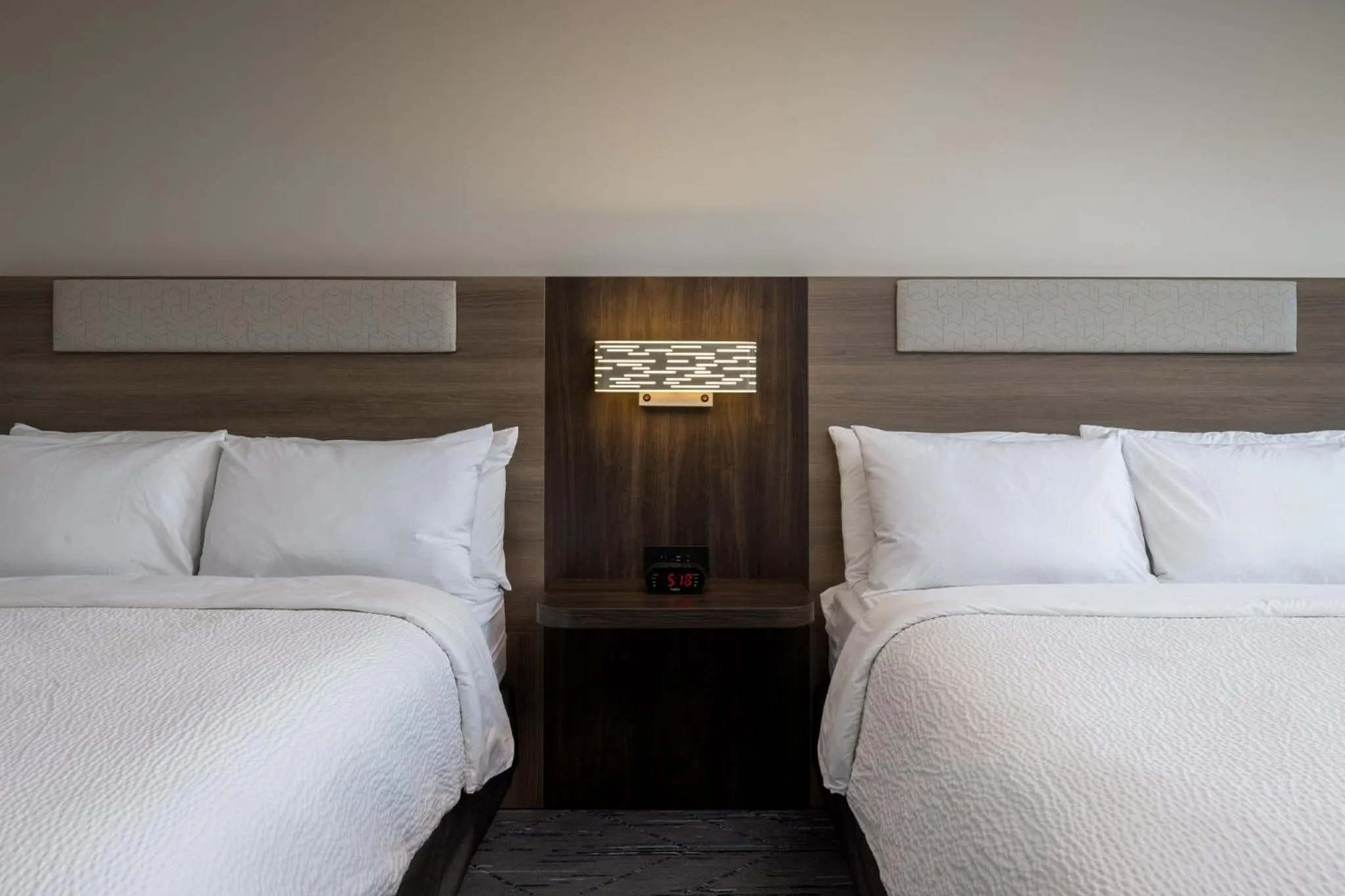 Photo of the whole room, Bed in Holiday Inn Express & Suites Hawaiian Gardens by IHG