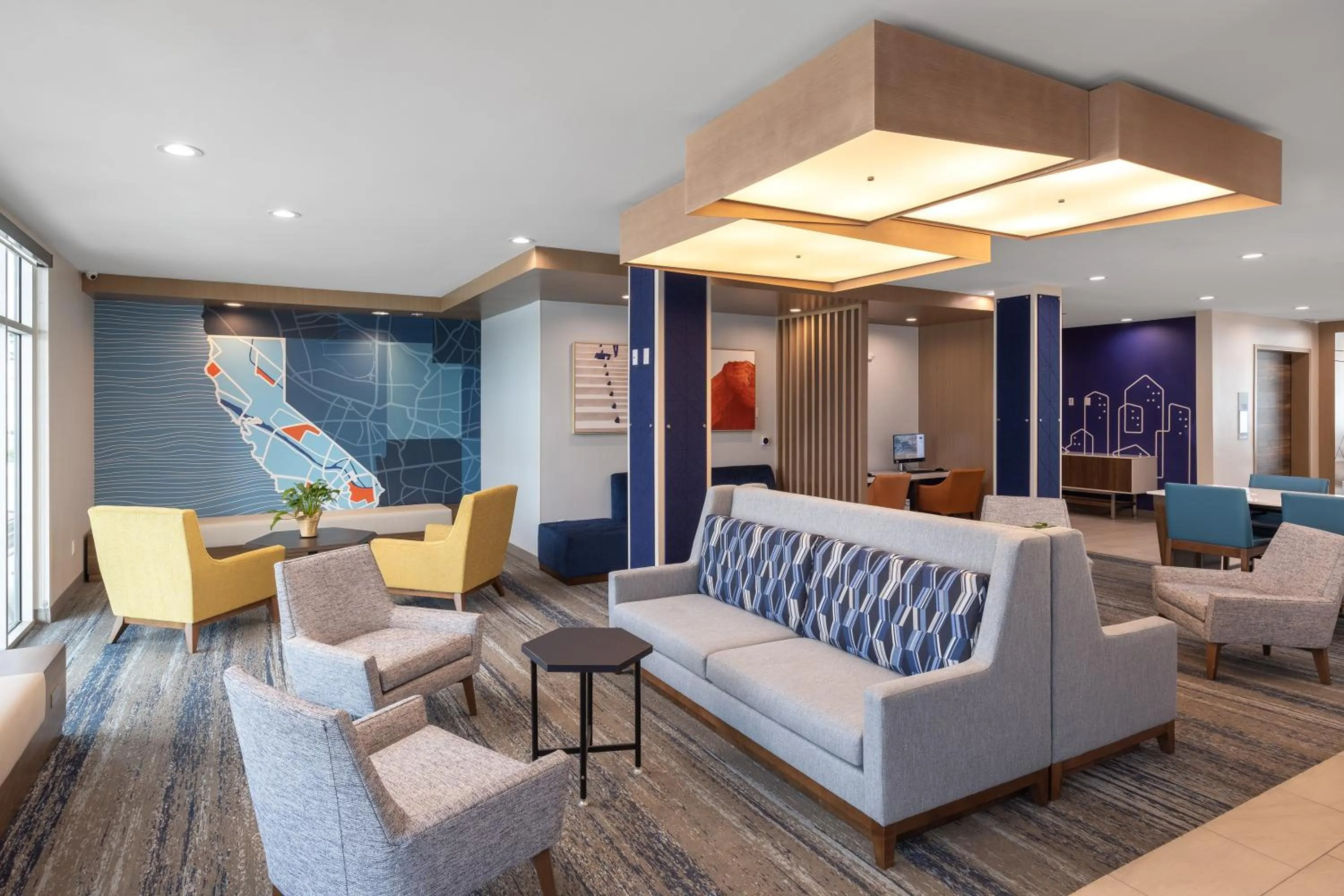 Lobby or reception in Holiday Inn Express & Suites Hawaiian Gardens by IHG