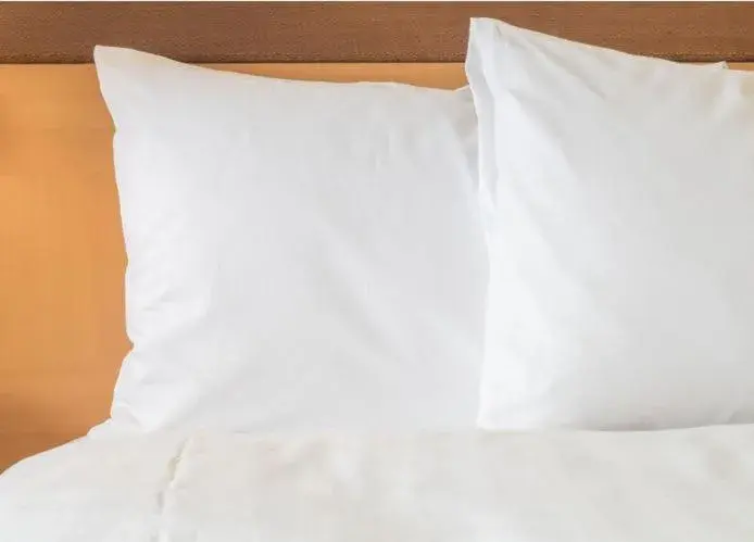 Bed in Holiday Inn Express & Suites Hawaiian Gardens by IHG Bed in Holiday Inn Express & Suites Hawaiian Gardens by IHG