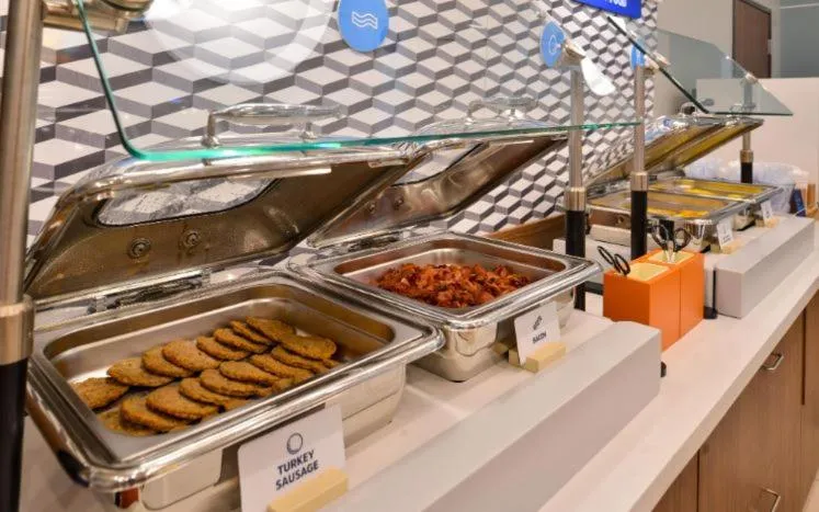 Breakfast in Holiday Inn Express & Suites Hawaiian Gardens by IHG