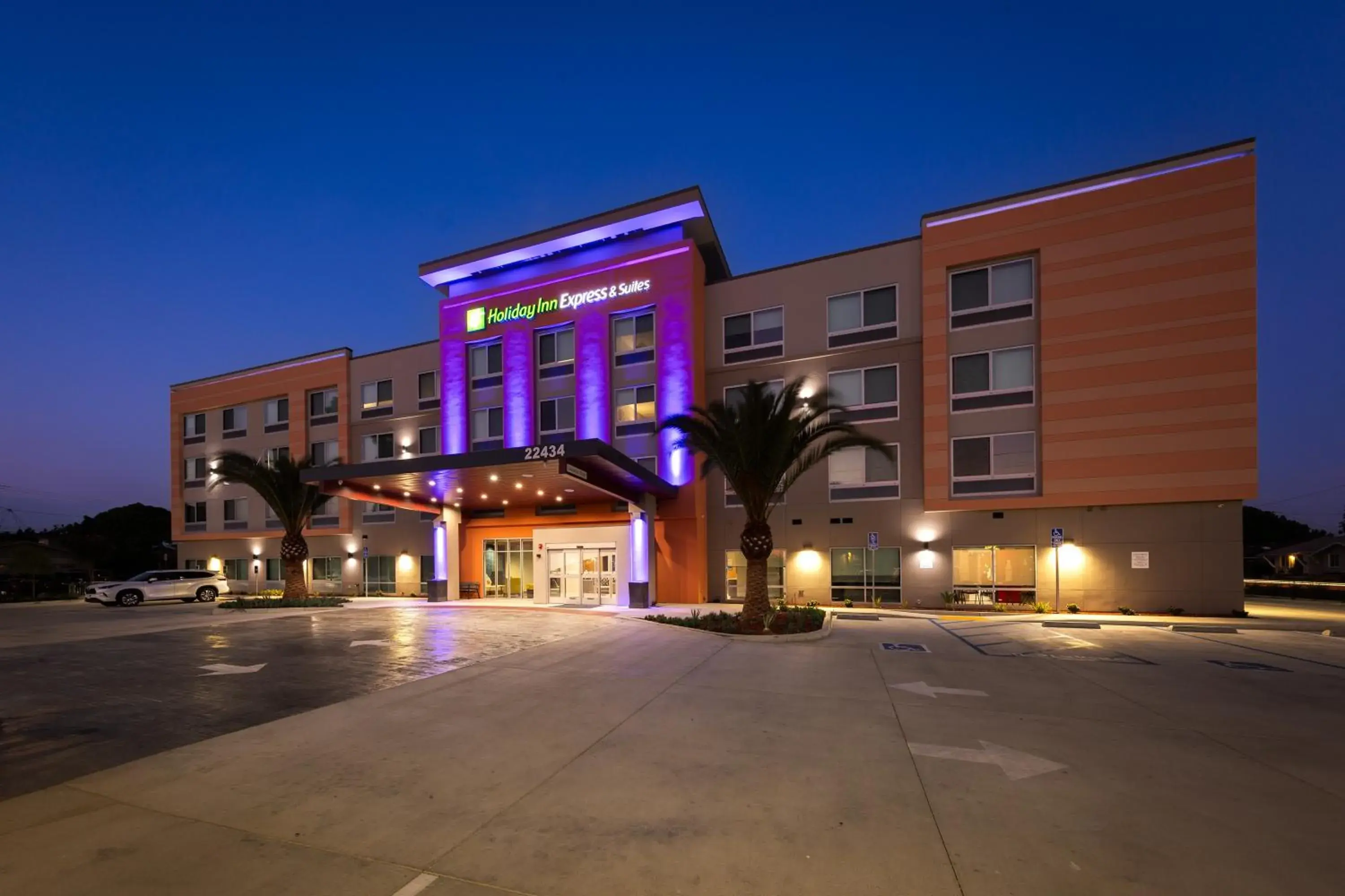 Property building in Holiday Inn Express & Suites Hawaiian Gardens by IHG Property building in Holiday Inn Express & Suites Hawaiian Gardens by IHG