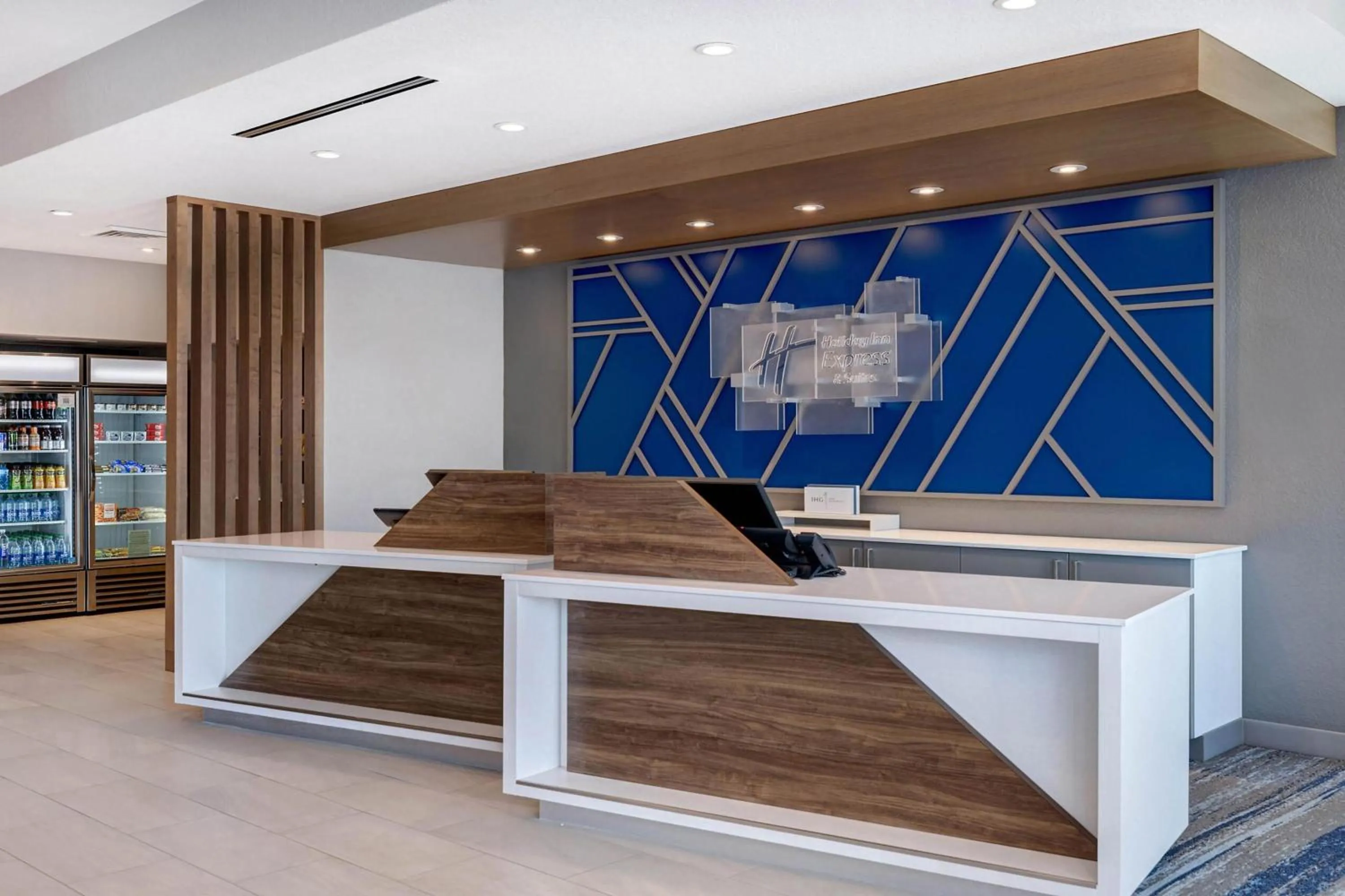 Lobby or reception in Holiday Inn Express & Suites Ontario - Chino Hills by IHG