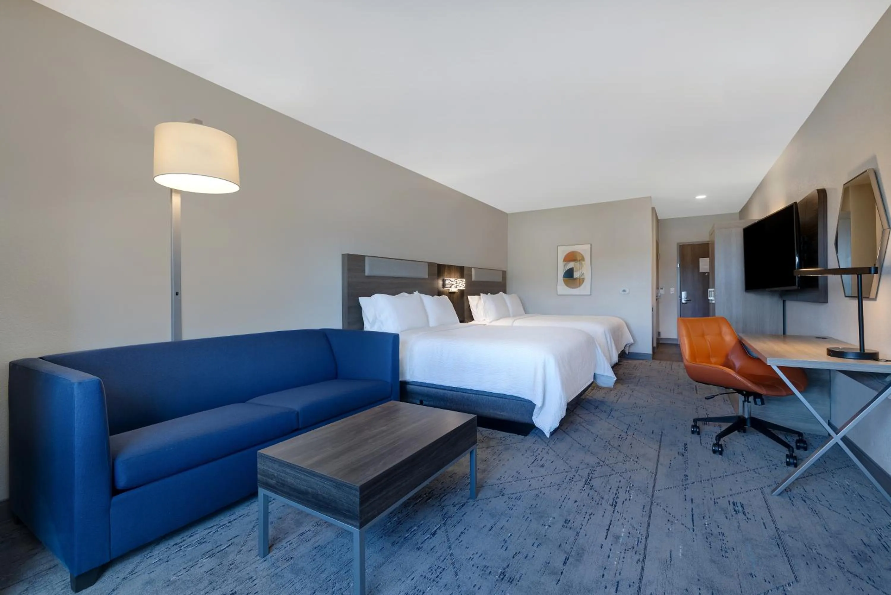 Bed in Holiday Inn Express & Suites Ontario - Chino Hills by IHG