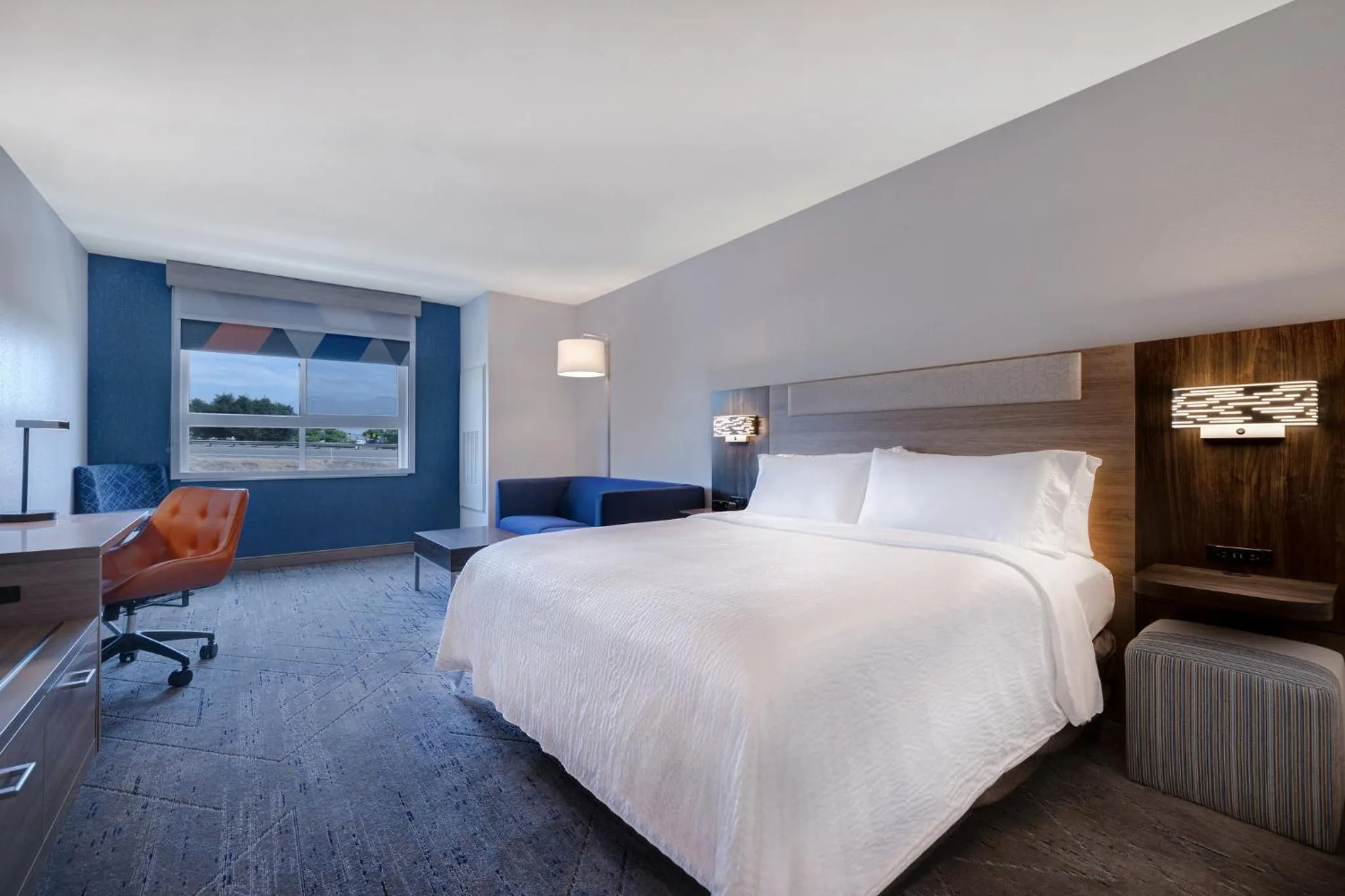 Photo of the whole room, Bed in Holiday Inn Express & Suites Ontario - Chino Hills by IHG