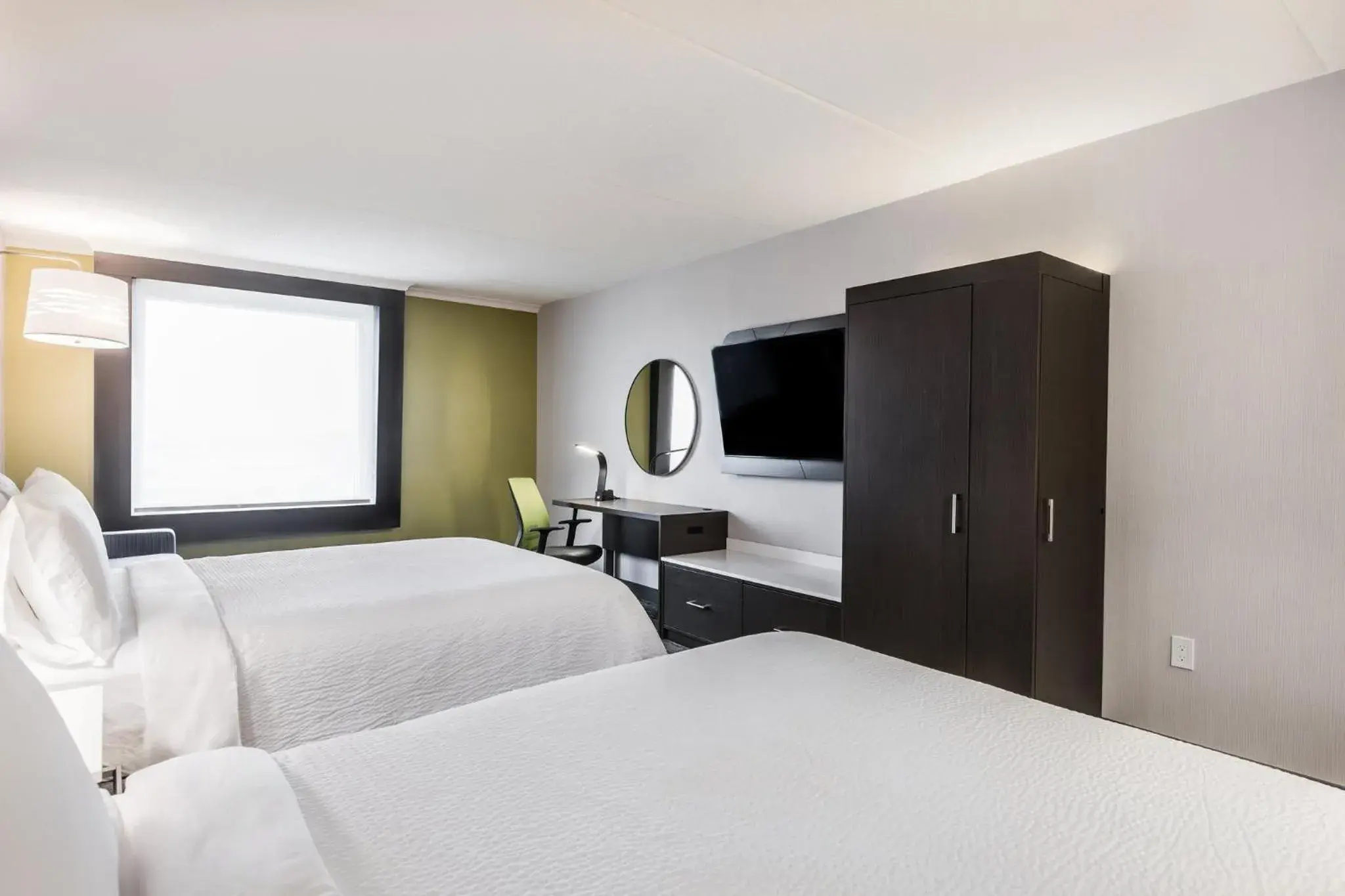 Standard Room with Two Queen Beds and Runway View in Holiday Inn Express & Suites Toronto Airport South by IHG Standard Room with Two Queen Beds and Runway View in Holiday Inn Express & Suites Toronto Airport South by IHG