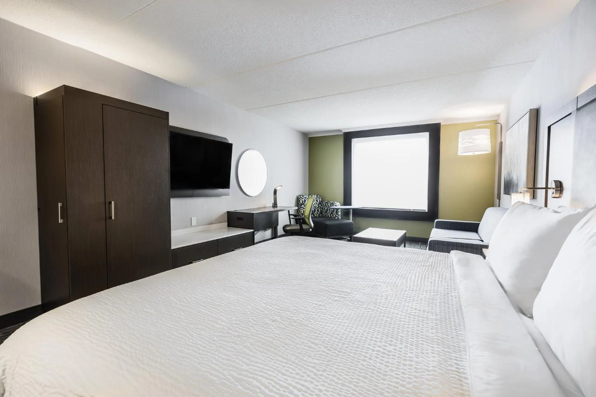 Photo of the whole room, Bed in Holiday Inn Express & Suites Toronto Airport South by IHG