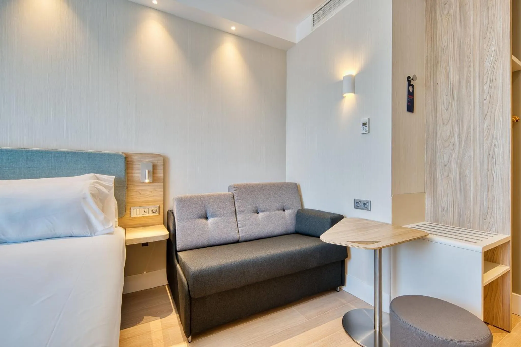 Photo of the whole room in Holiday Inn Express - Madrid - Airport by IHG