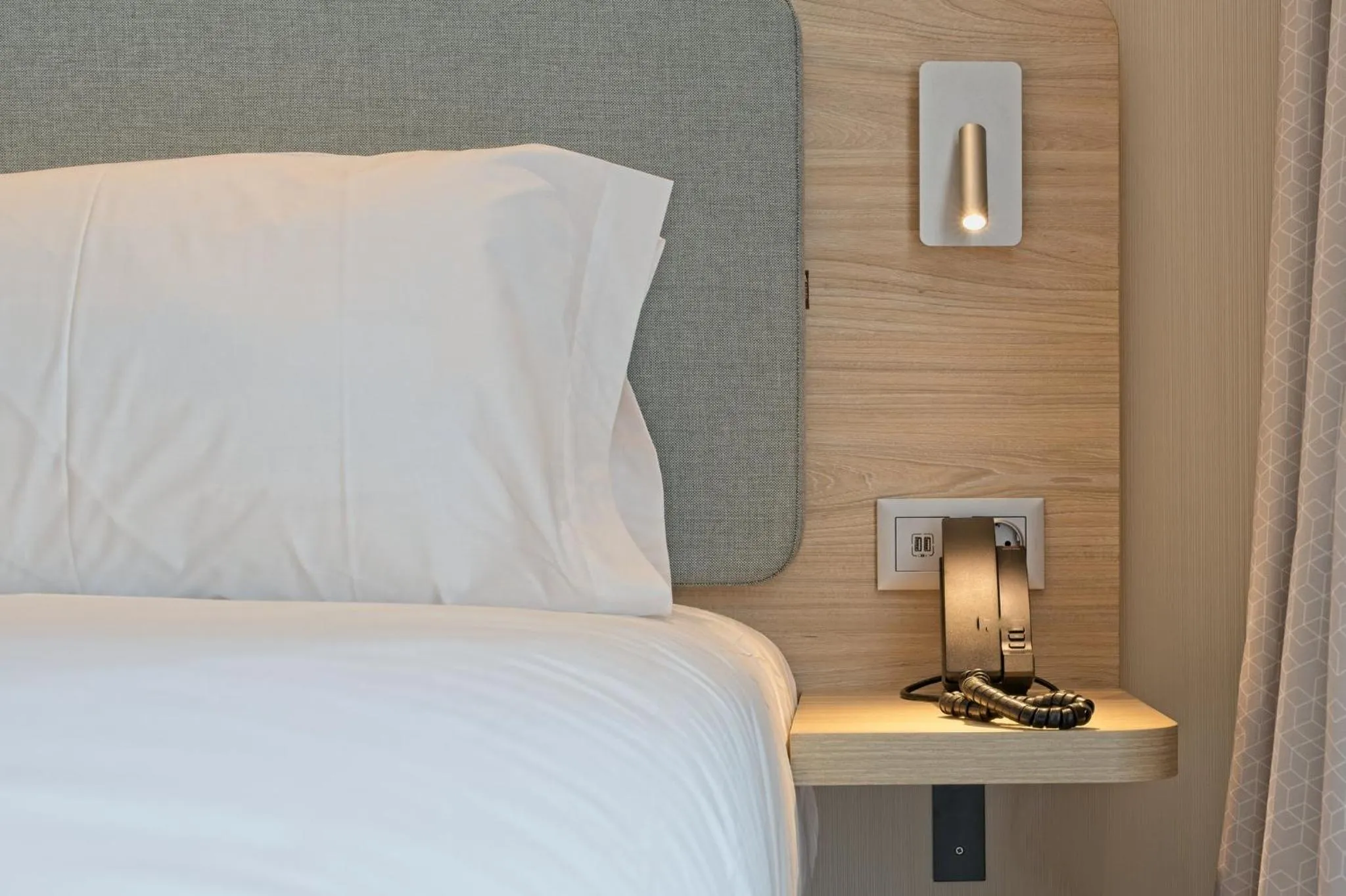 Photo of the whole room, Bed in Holiday Inn Express - Madrid - Airport by IHG