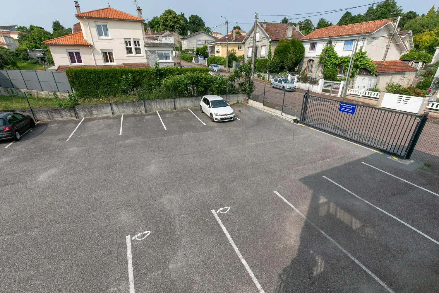 Parking in Apparts Confort 87