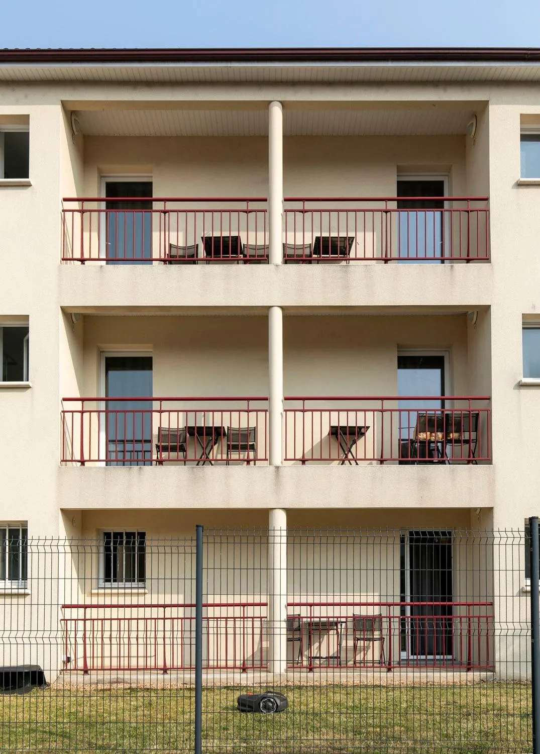 Property building in Apparts Confort 87