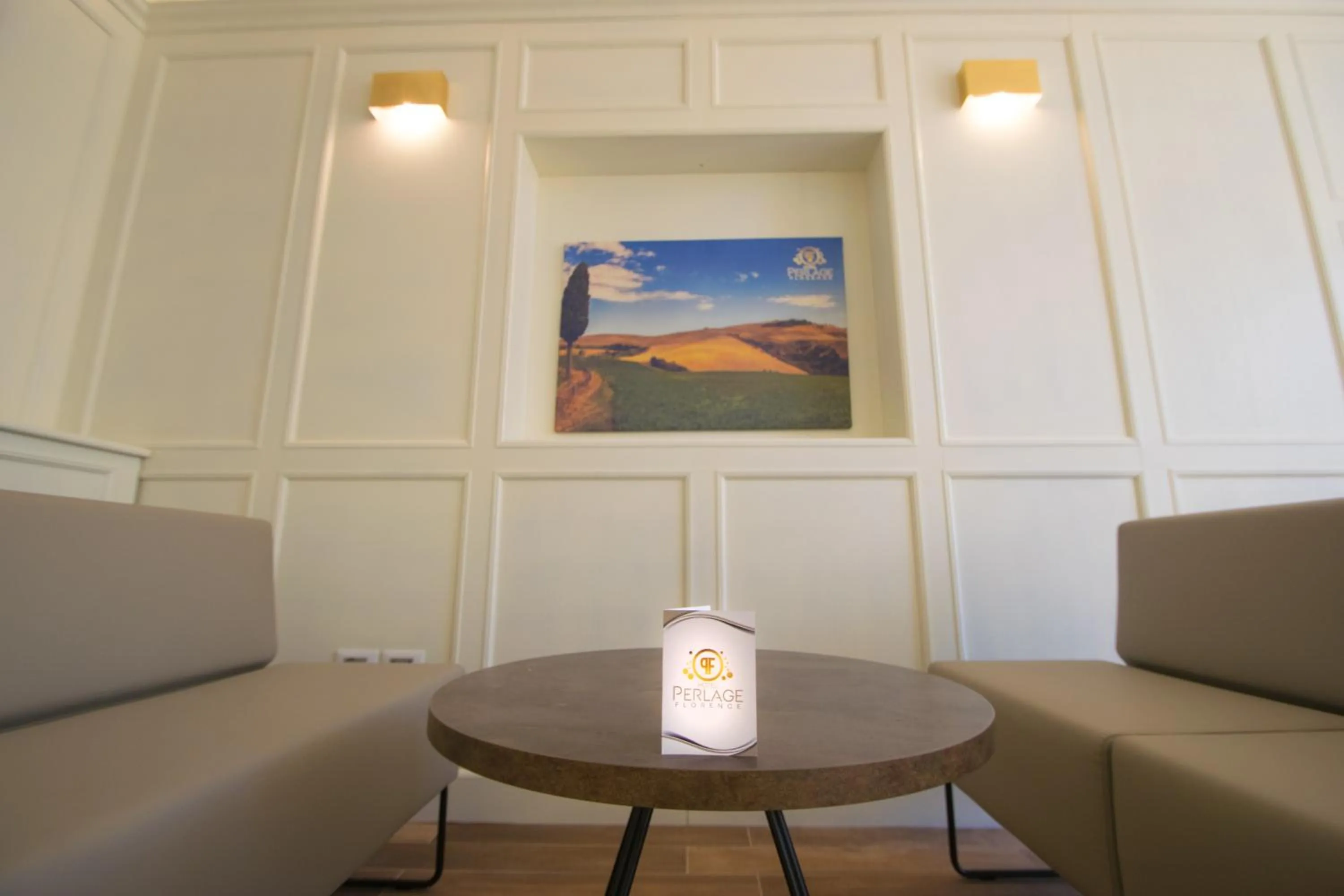 Lobby or reception in Hotel Perlage Florence - Free city tax with Private Parking & Fast Wifi