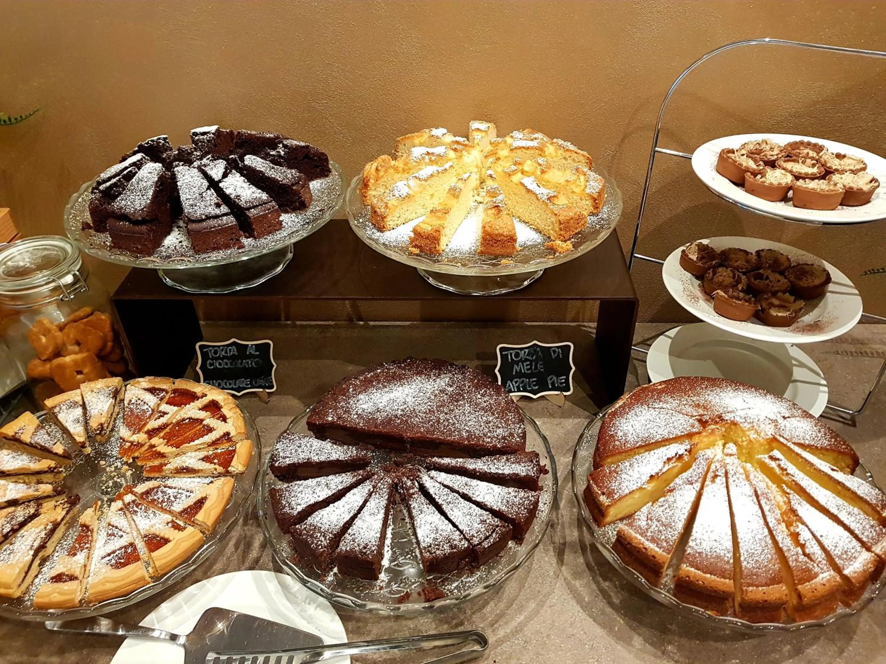 Buffet breakfast in Hotel Perlage Florence - Free city tax with Private Parking & Fast Wifi