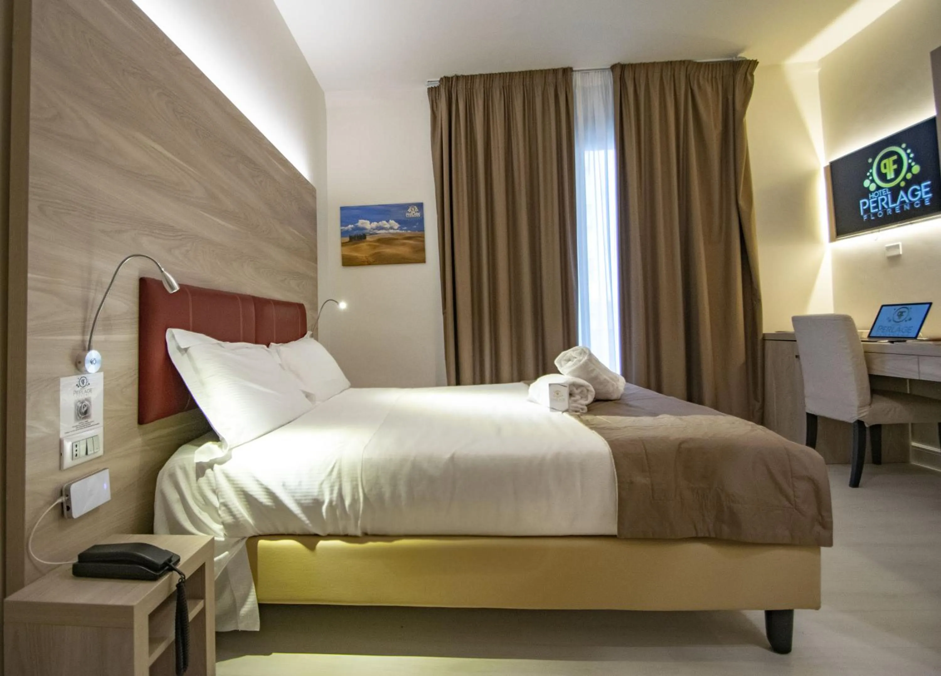 Bedroom, Bed in Hotel Perlage Florence - Free city tax with Private Parking & Fast Wifi