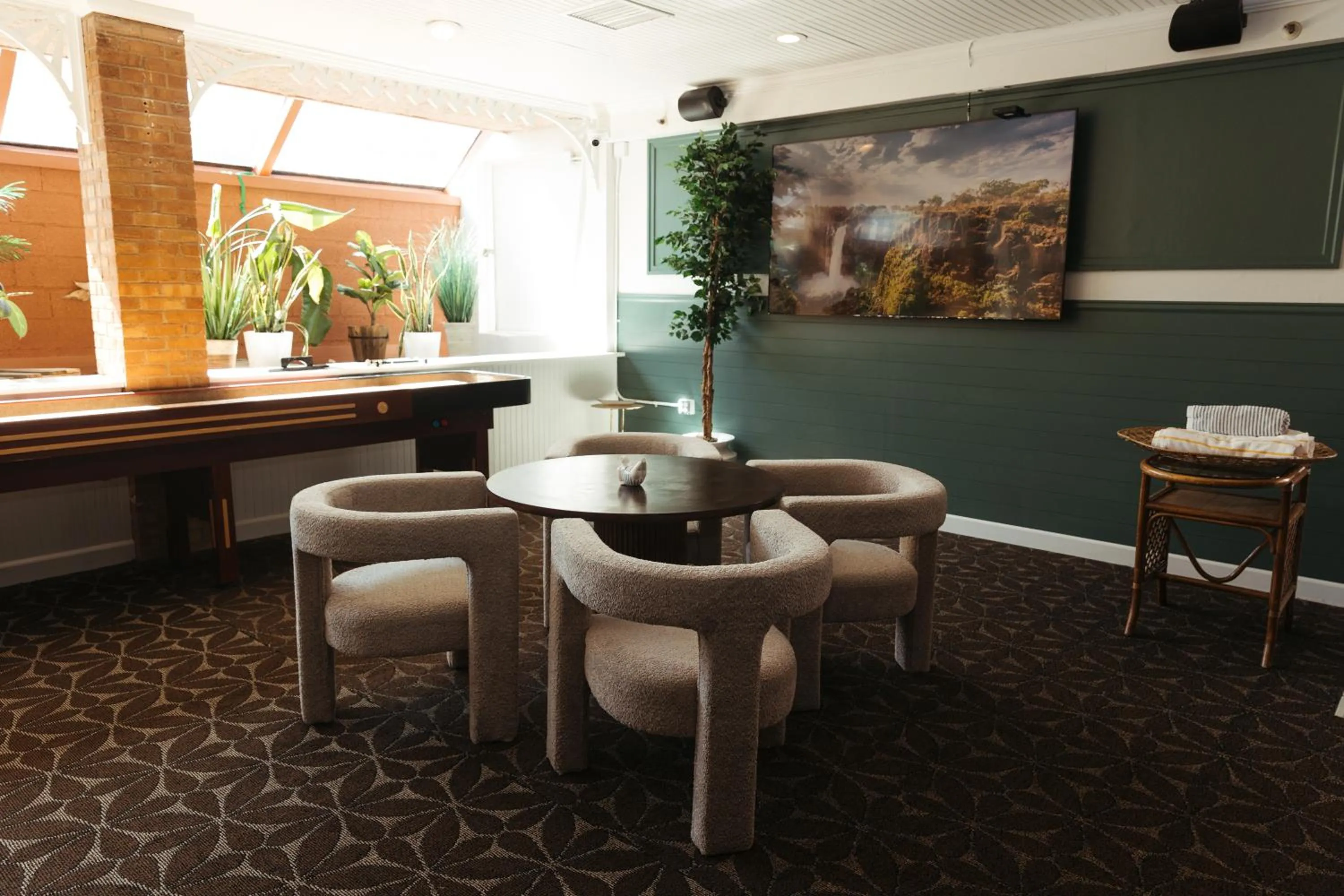 Restaurant/places to eat in The Boulder Broker