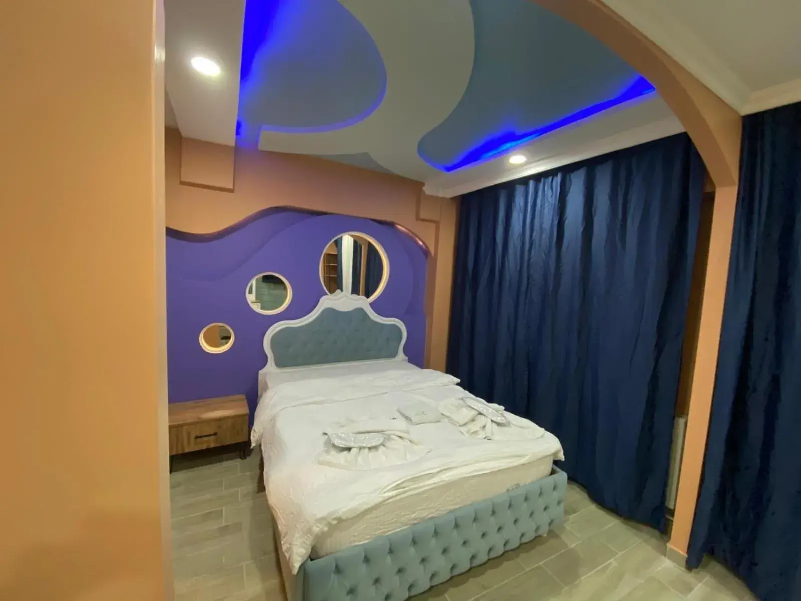 Property building, Bed in CEMRE SUIT Property building, Bed in CEMRE SUIT