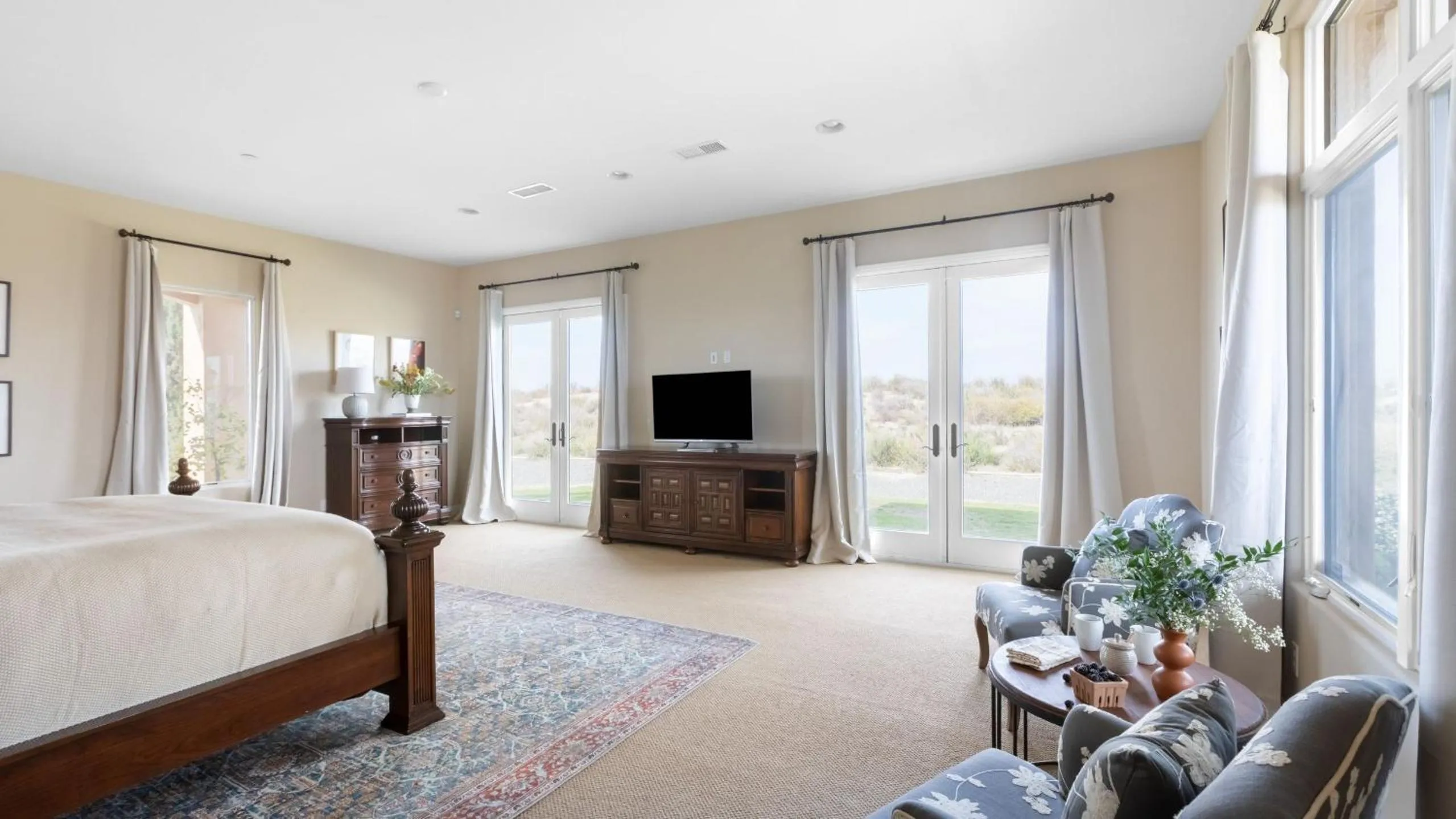 Other, Bed in Palazzo Del Sol By AvantStay Breathtaking Home w Mountain Views Hot Tub