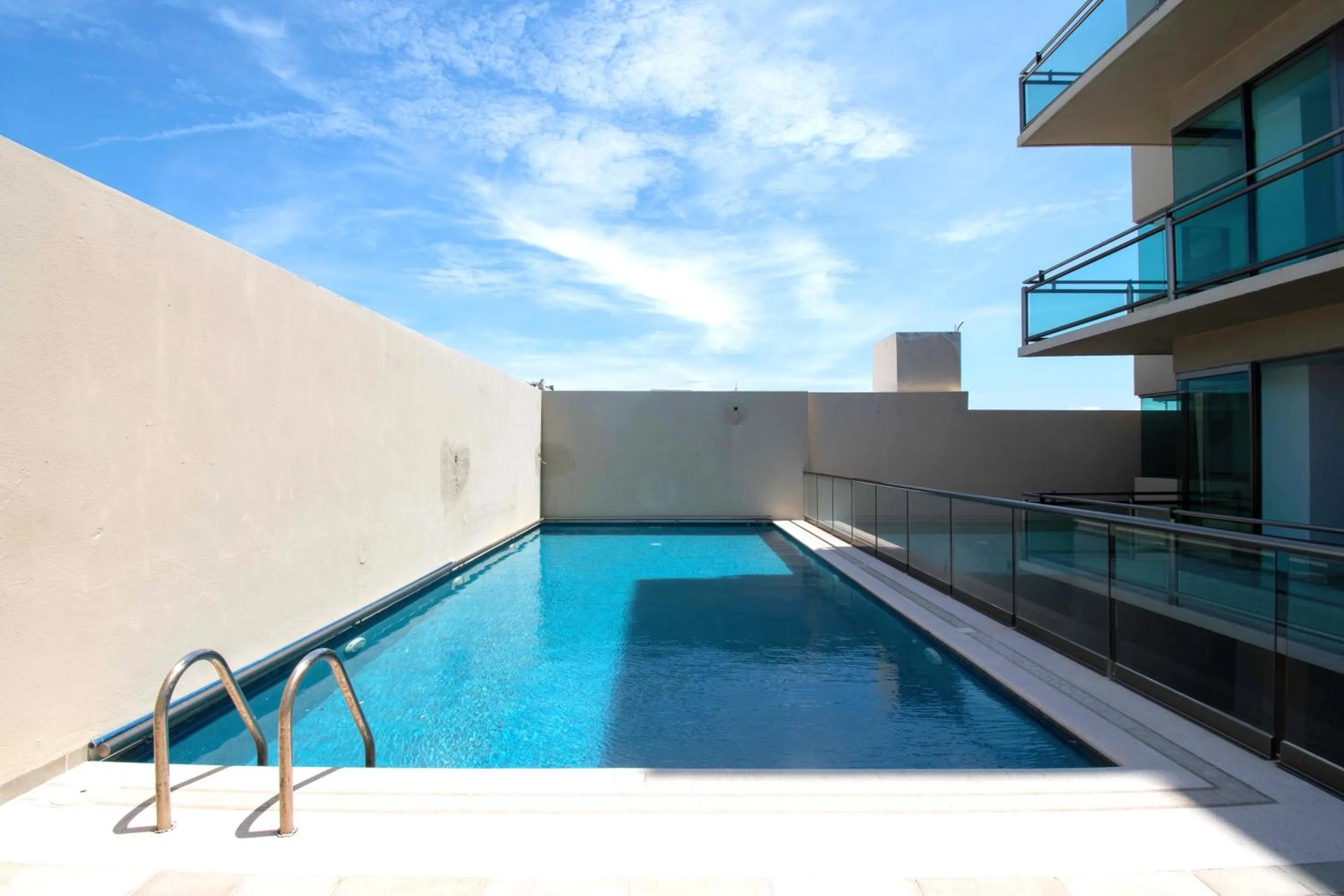 Swimming pool in Terra Residencial