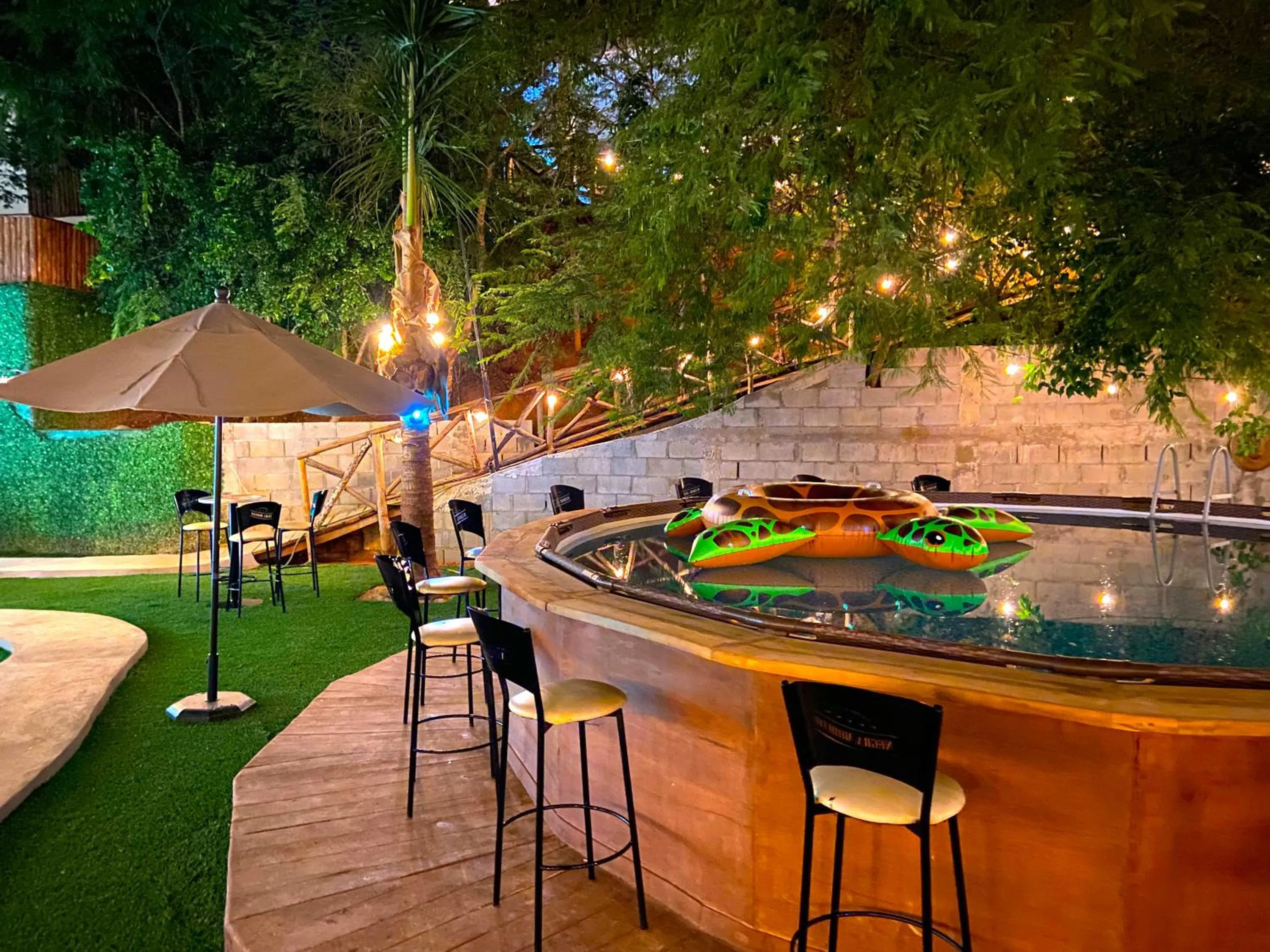 Patio in Palm Valley Cabins