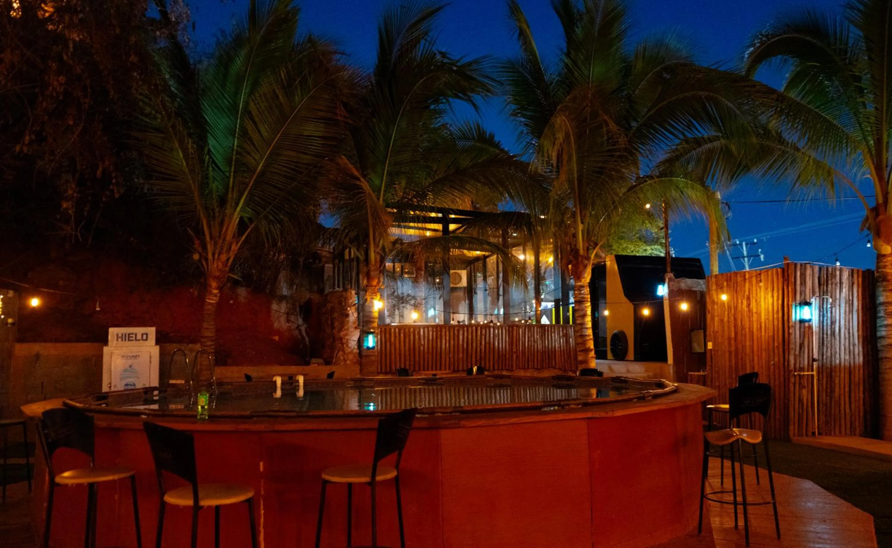 Restaurant/places to eat in Palm Valley Cabins