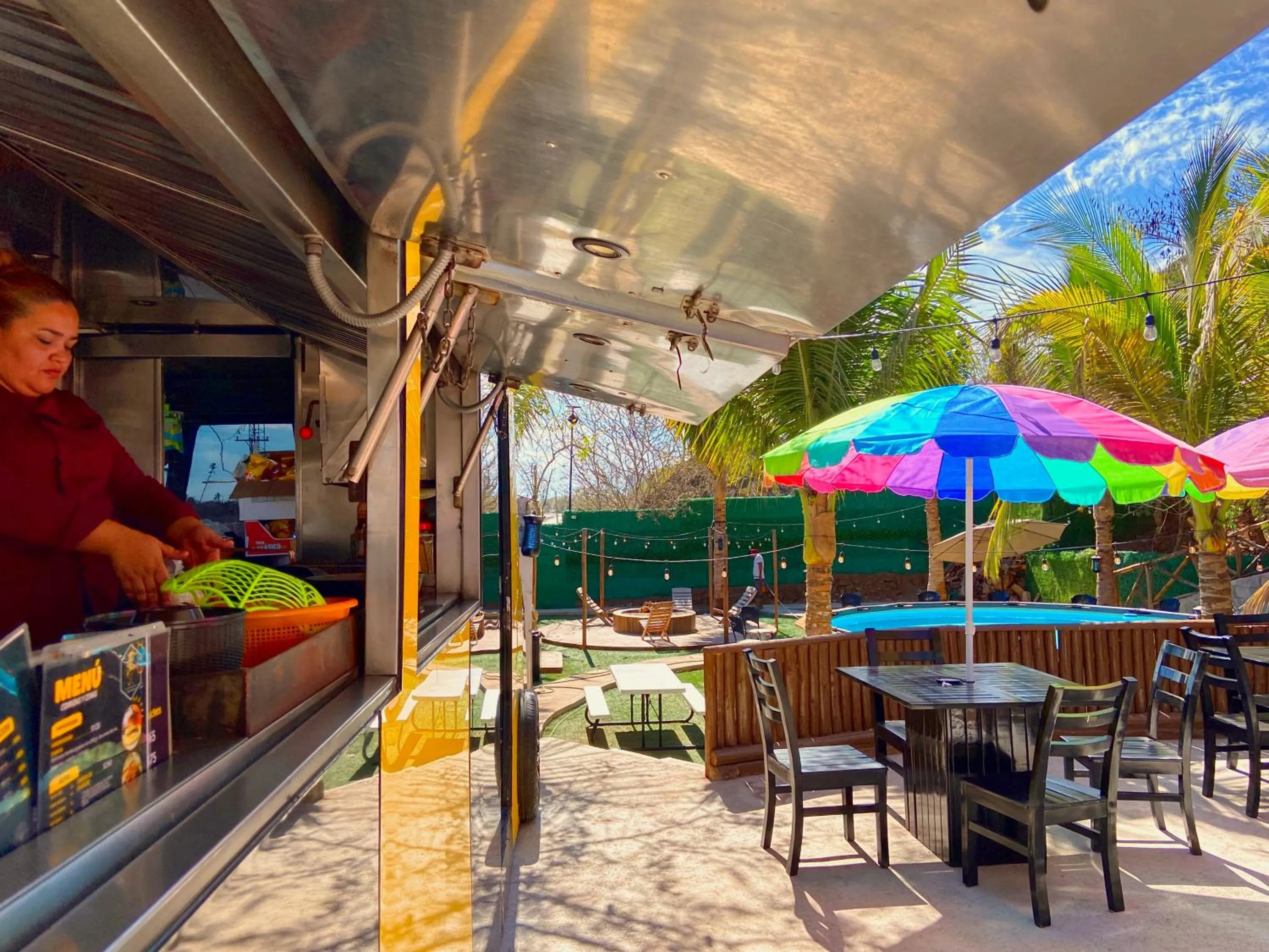 Restaurant/places to eat in Palm Valley Cabins