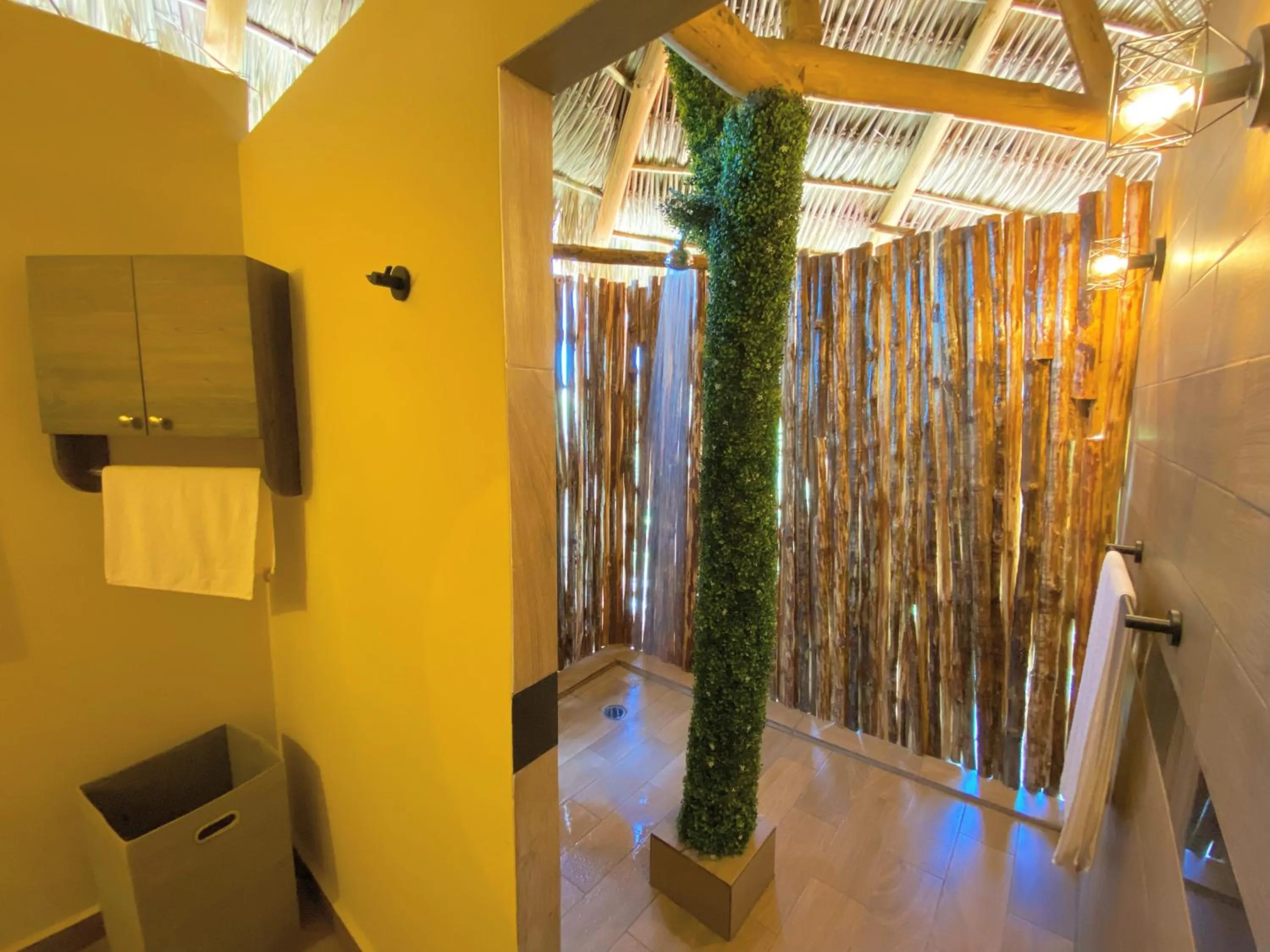 Shower in Palm Valley Cabins