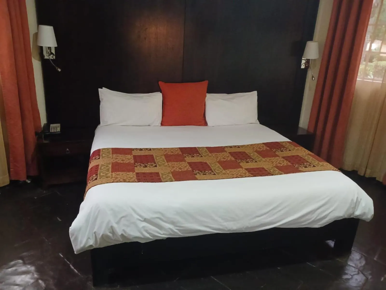 Bed in Shumba Valley Lodge Lanseria Airport