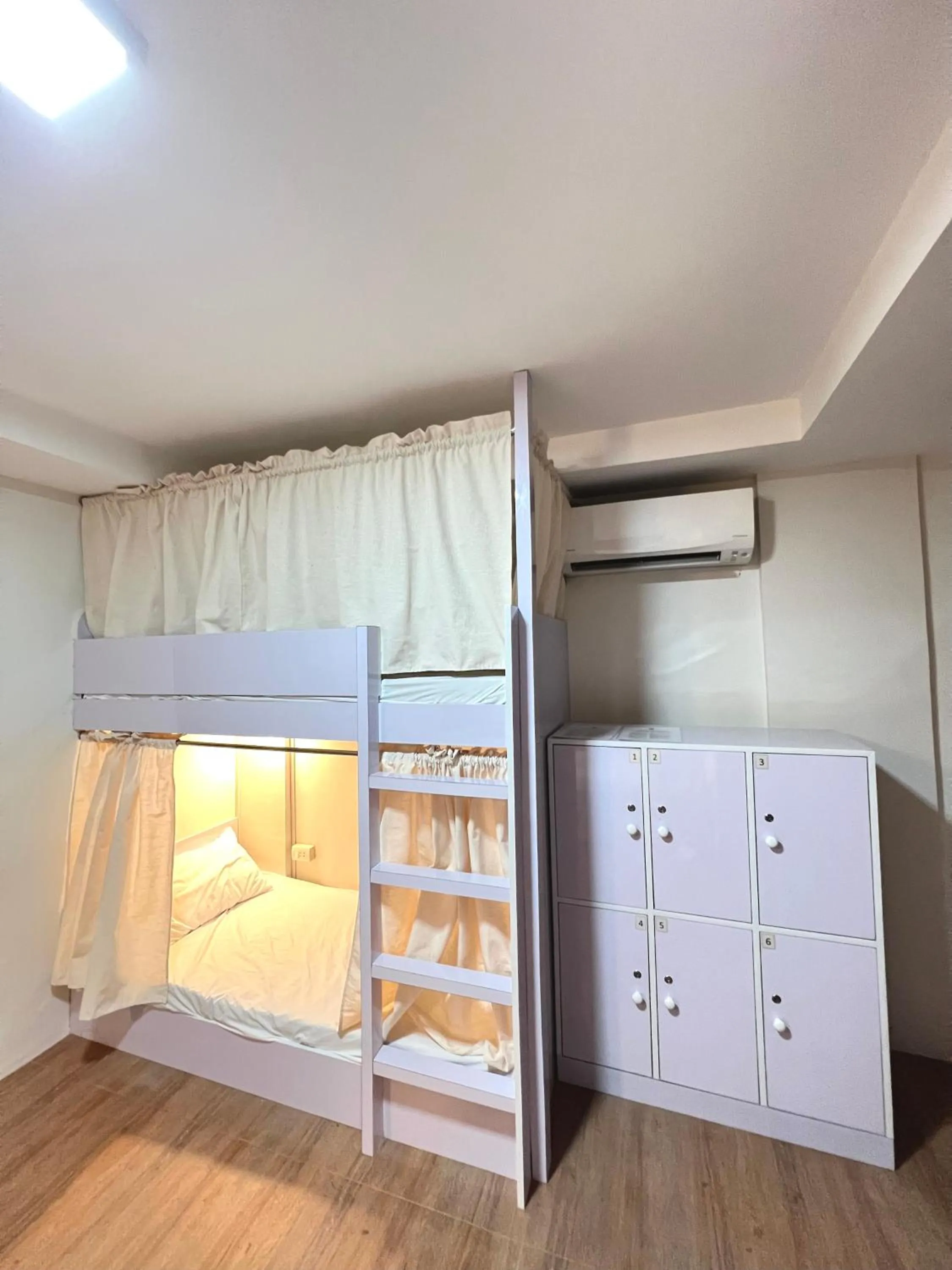 Bedroom, Bed in Staycation Hotel