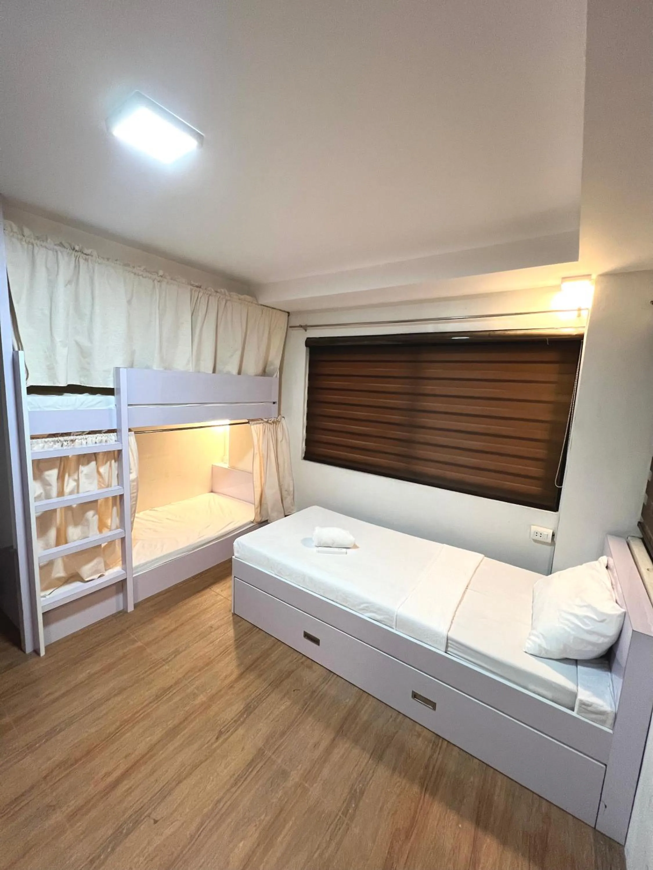 Bedroom, Bed in Staycation Hotel