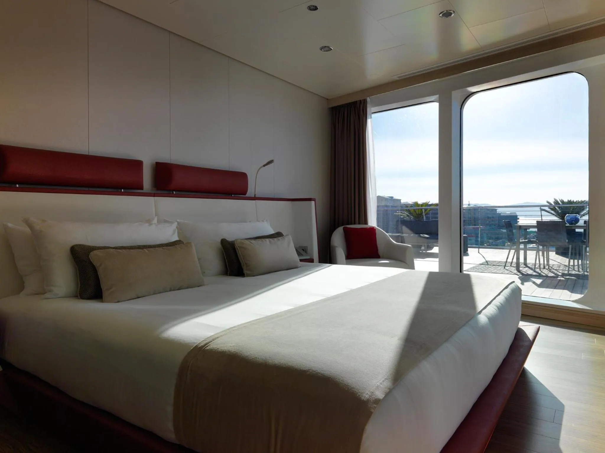 Bedroom, Bed in Sunborn Gibraltar