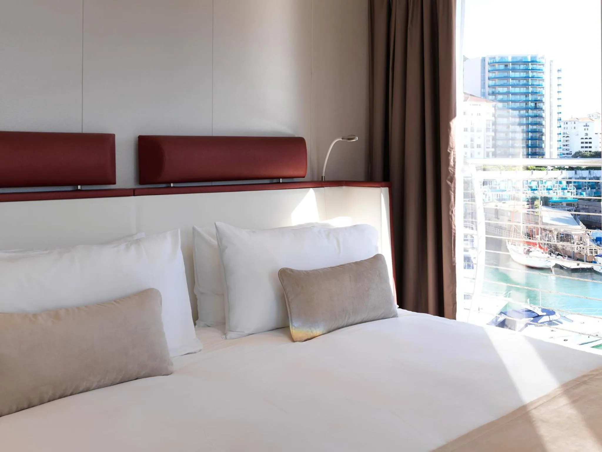 Bedroom, Bed in Sunborn Gibraltar