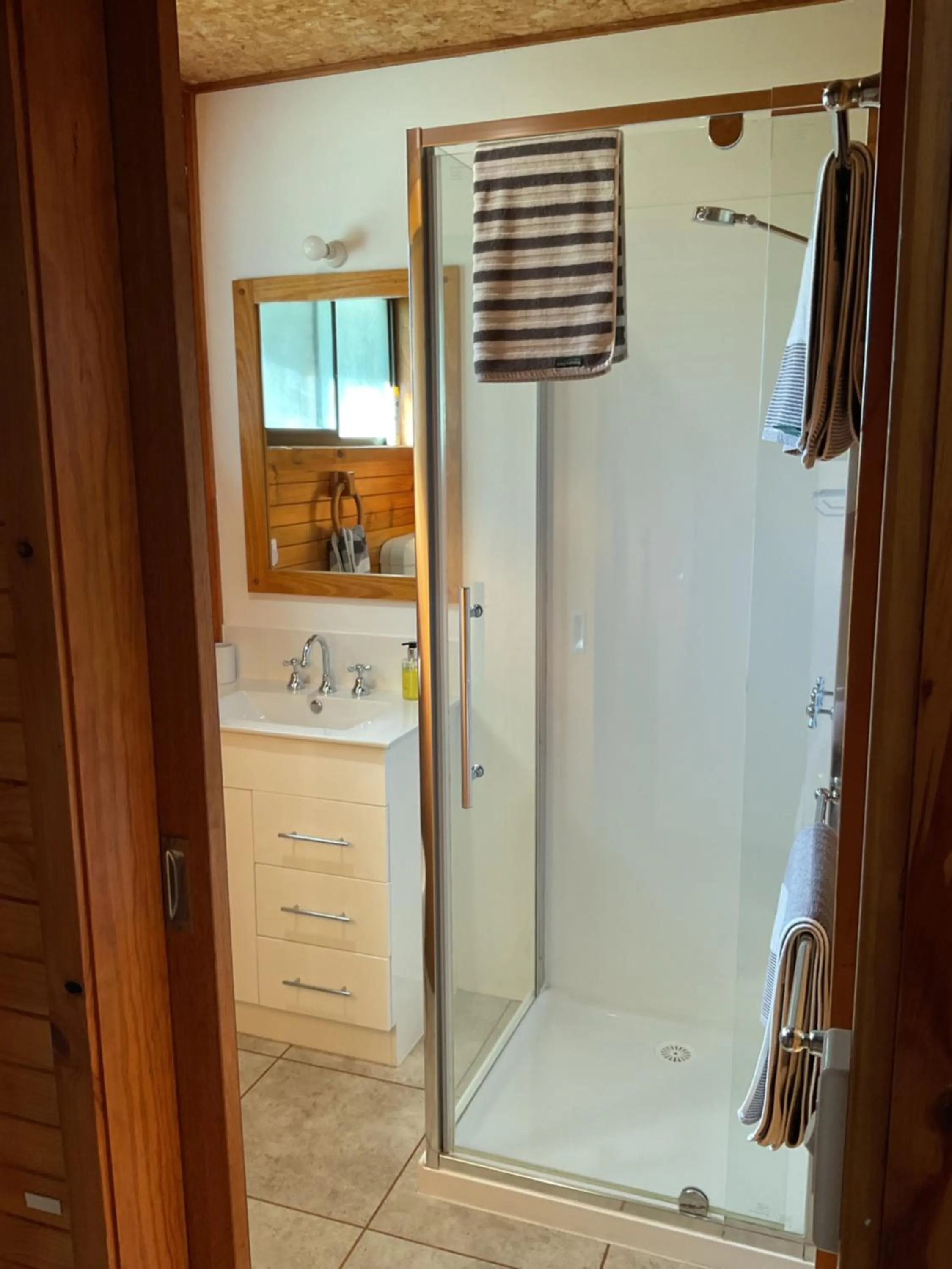 Shower in Marlo Hideaway