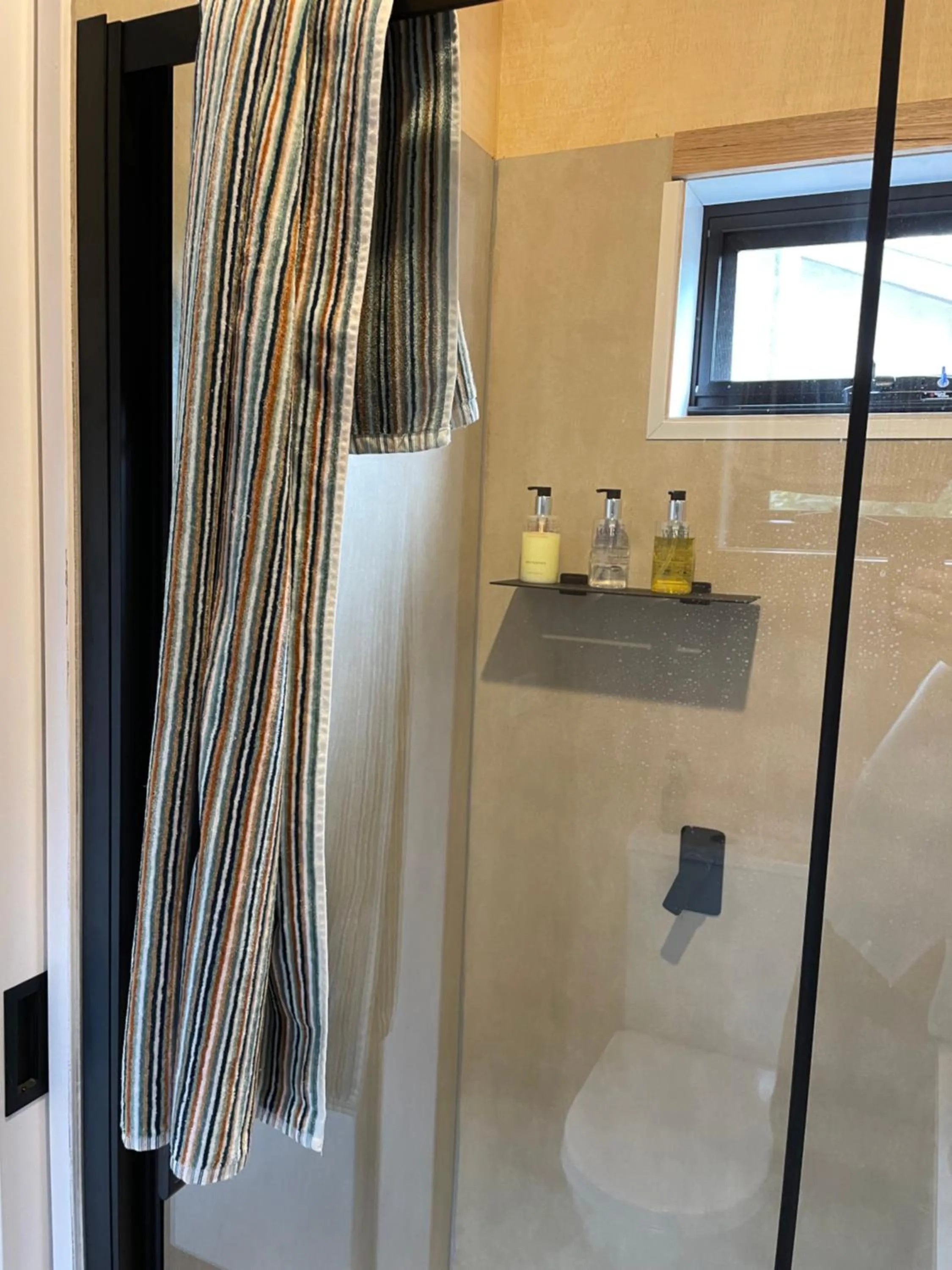 Shower in Marlo Hideaway