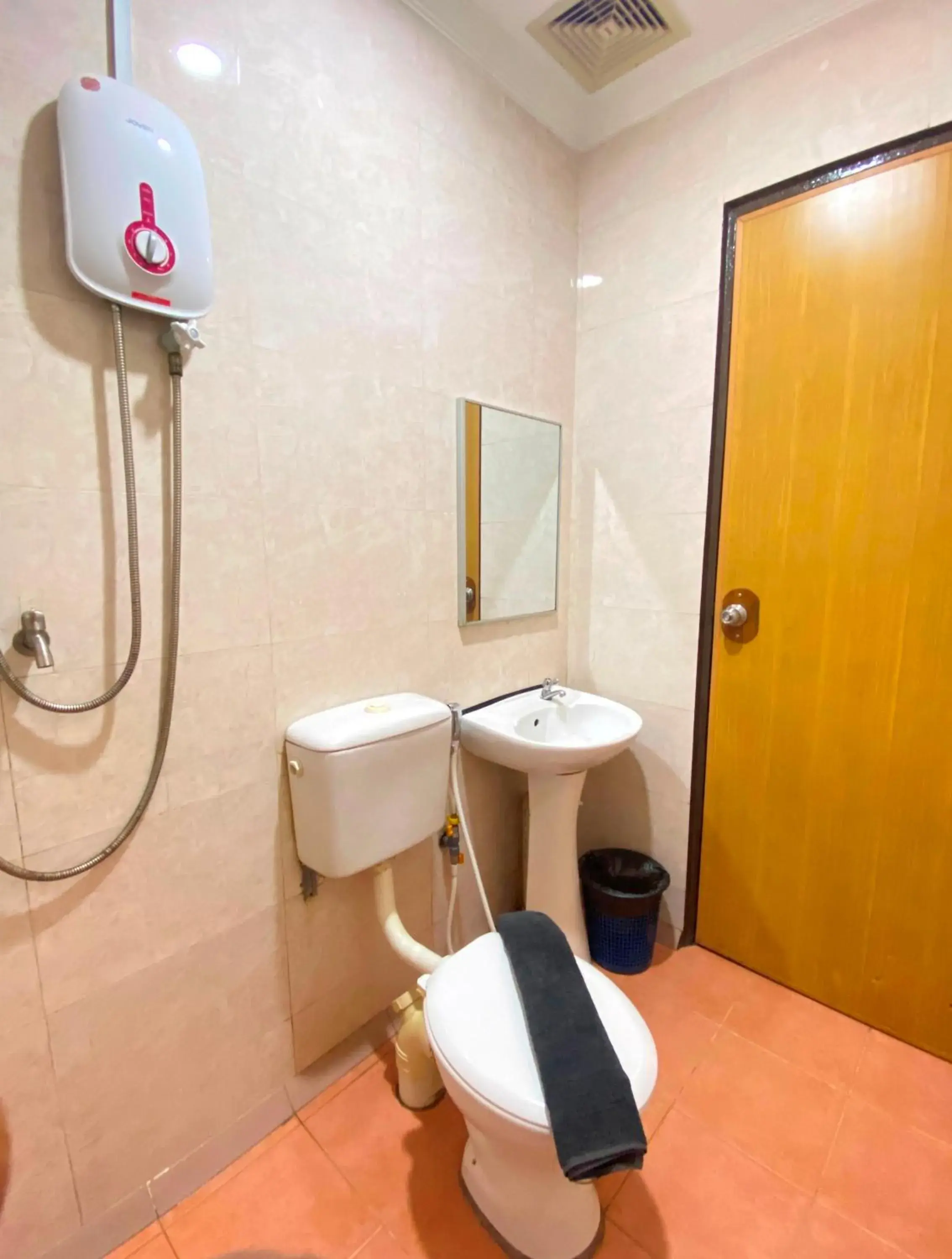 The Grand Hotel 2 The Grand Hotel 2