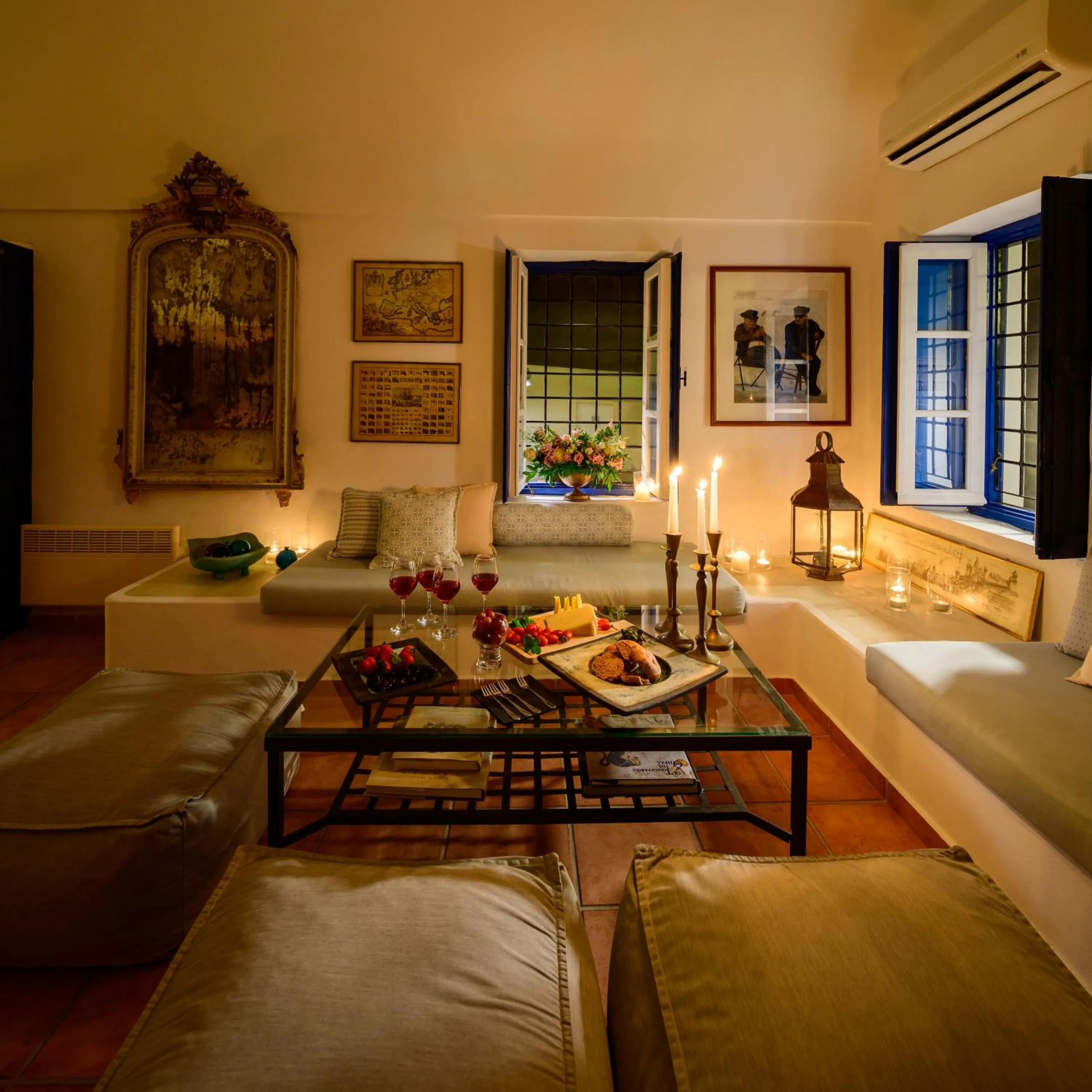 Living room, Bed in Astraea House