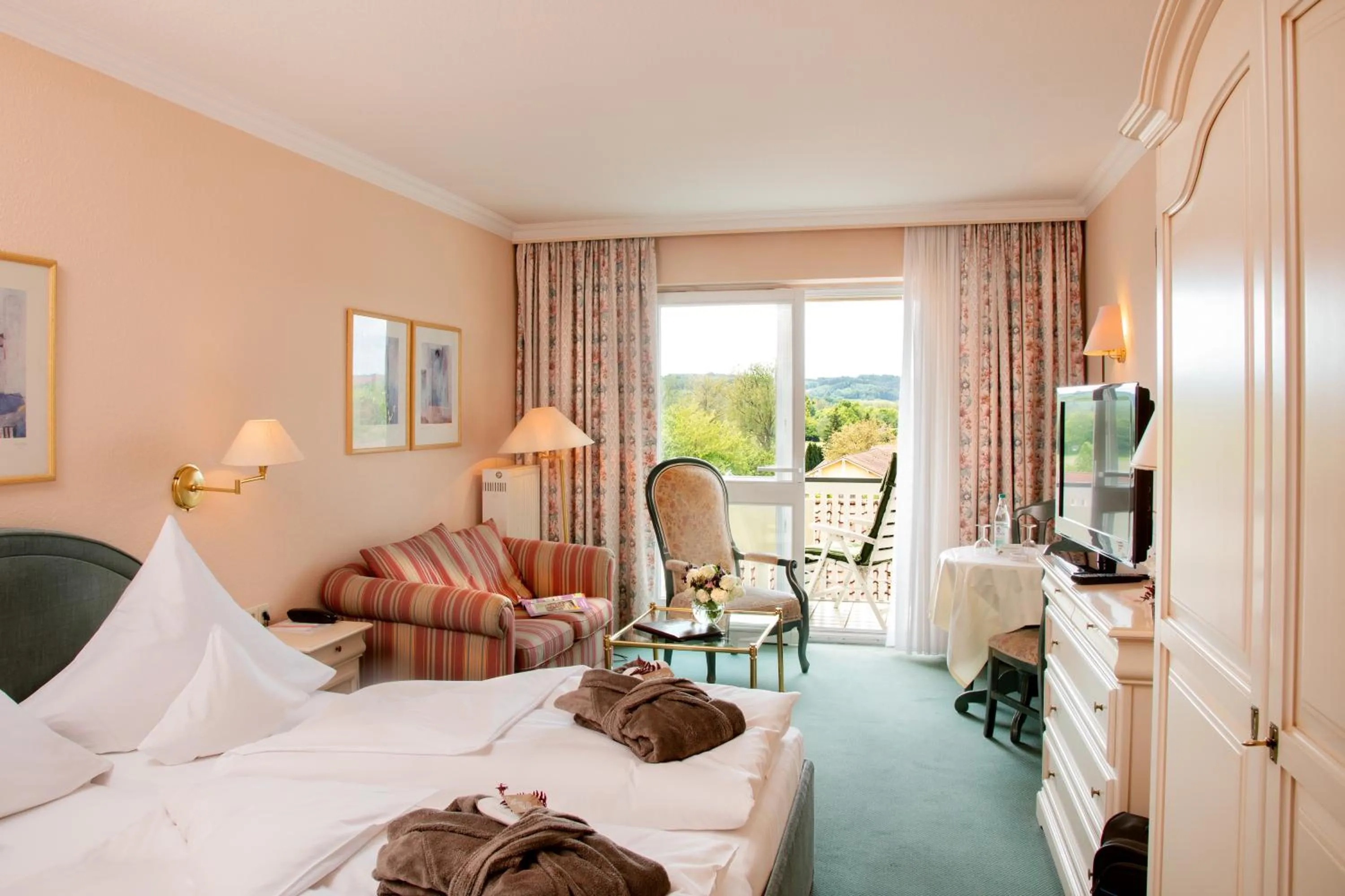 Photo of the whole room, Bed in Hotel Alter Weißbräu