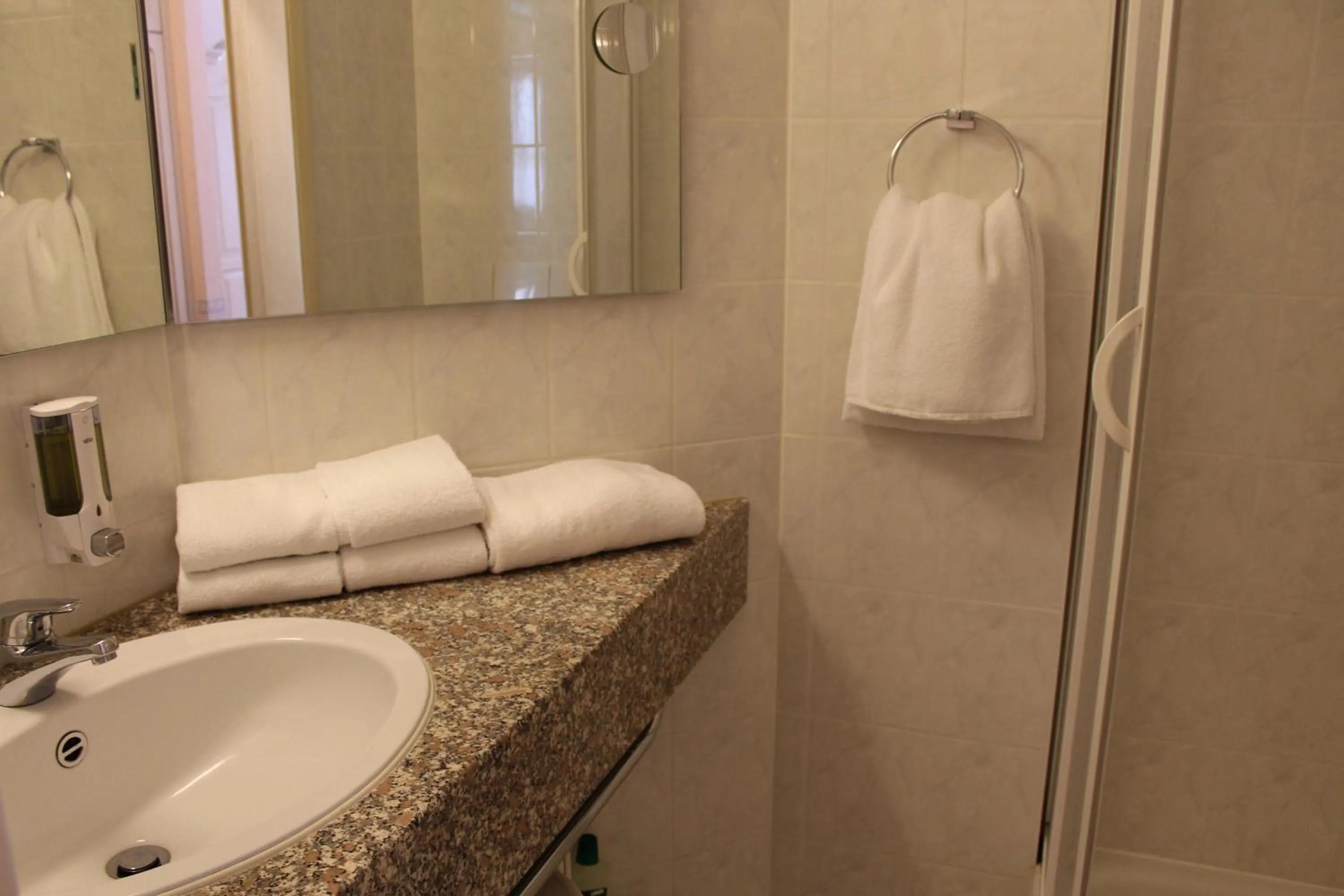 Bathroom in Hotel Alter Weißbräu