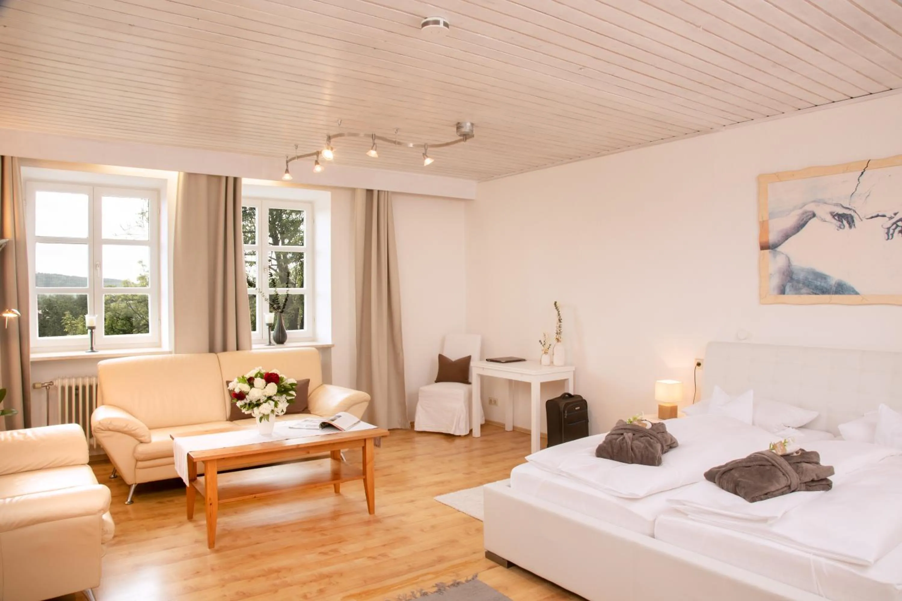 Bedroom, Bed in Hotel Alter Weißbräu